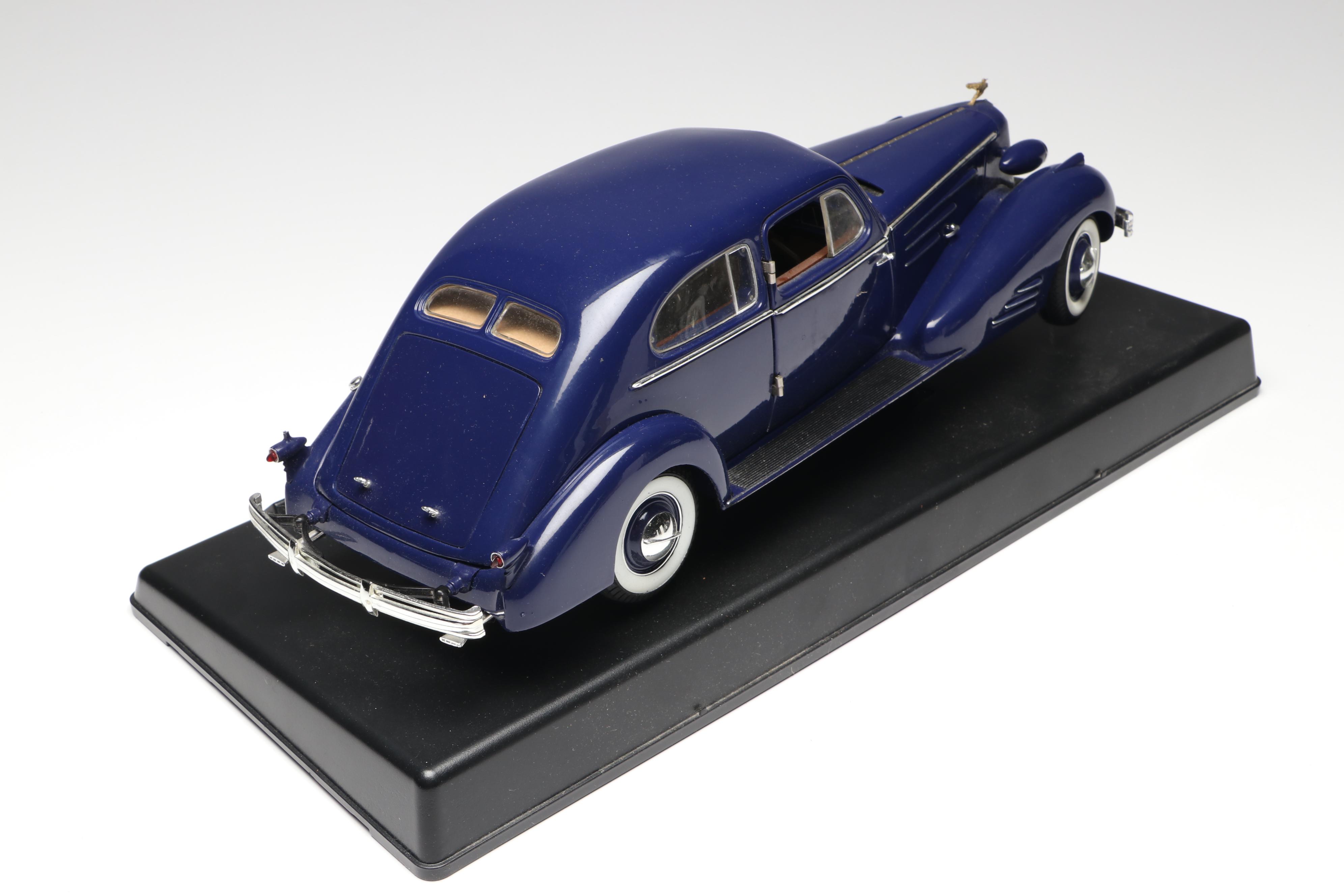 Signature 1936 Pontiac Deluxe and Other Diecast Cars