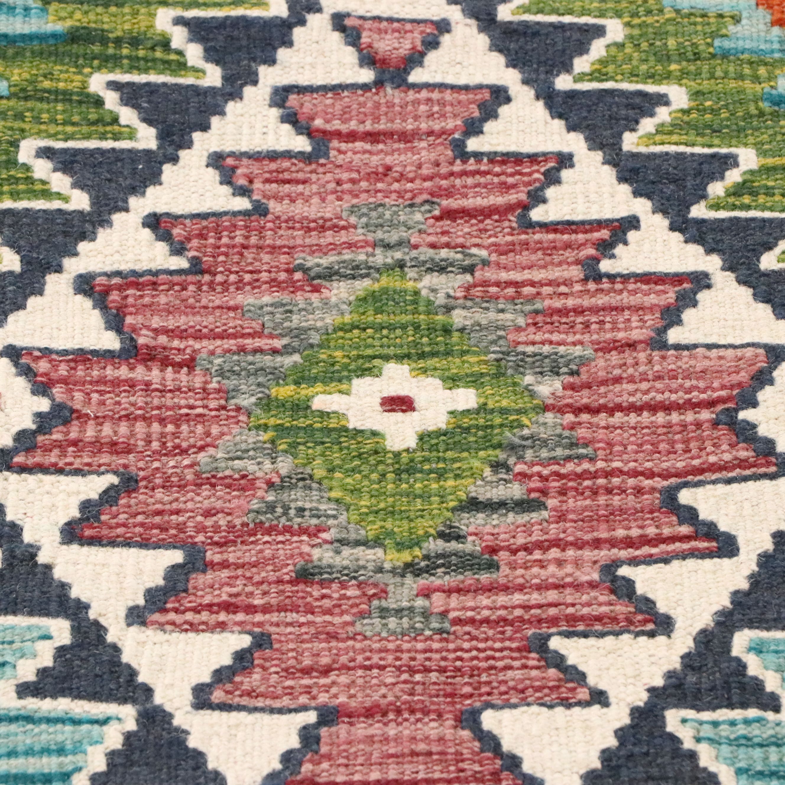 2'9 x 15'10 Handwoven Pakistani Kilim Carpet Runner