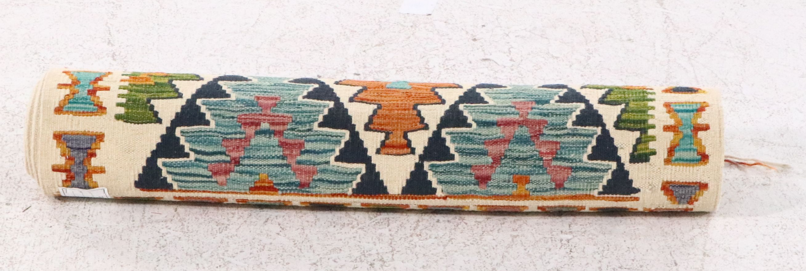 2'9 x 15'10 Handwoven Pakistani Kilim Carpet Runner