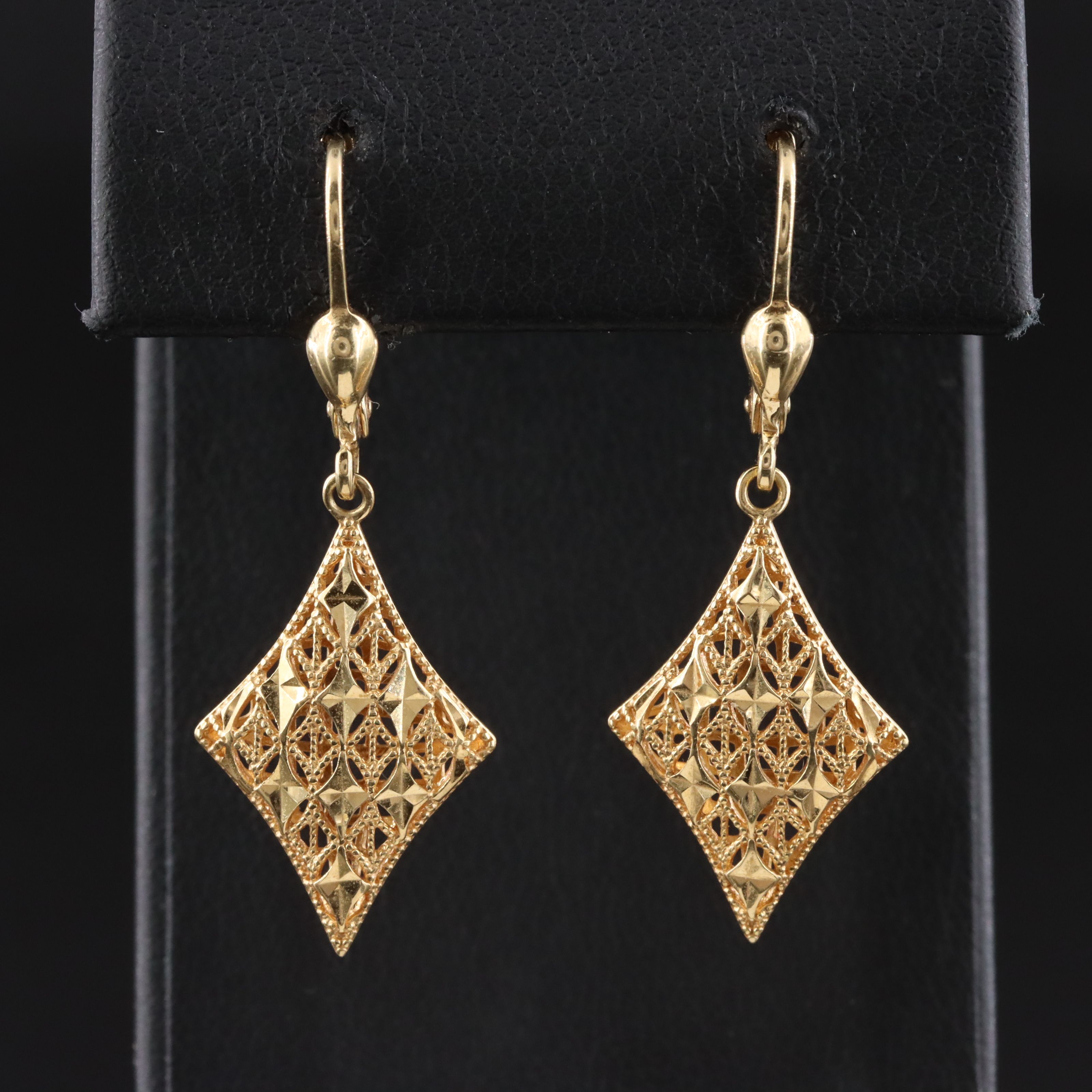 18K Diamond-Cut Style Earrings