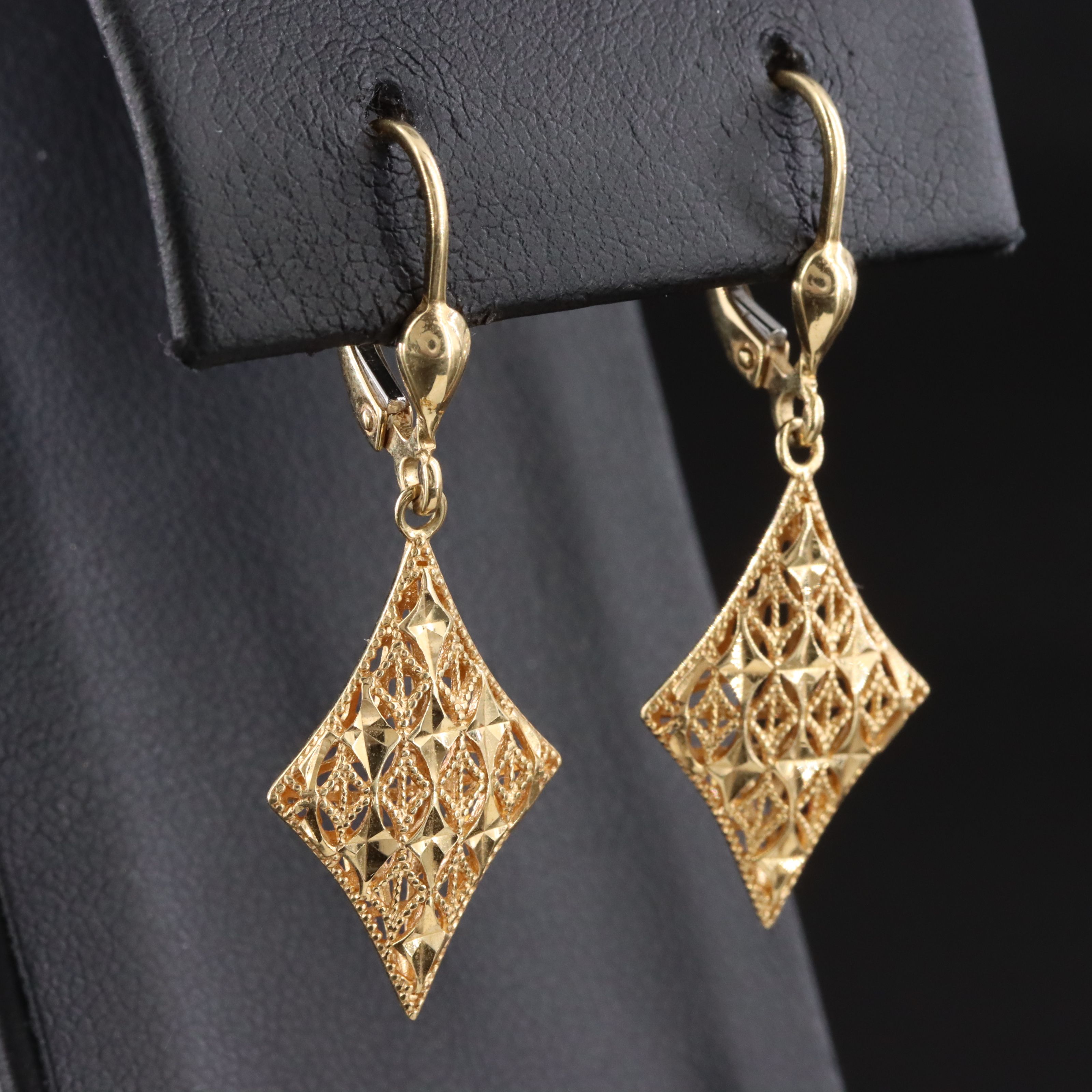 18K Diamond-Cut Style Earrings