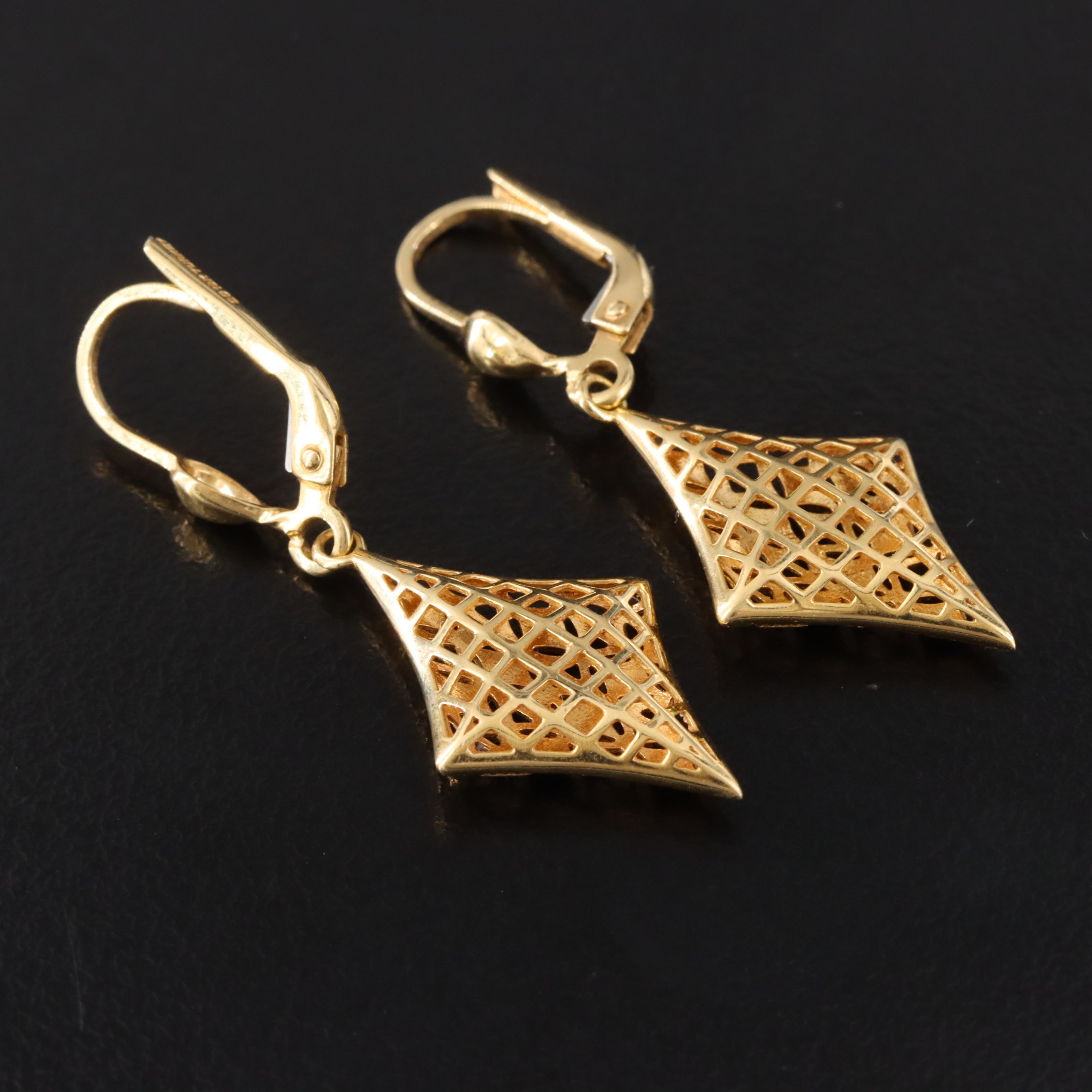 18K Diamond-Cut Style Earrings
