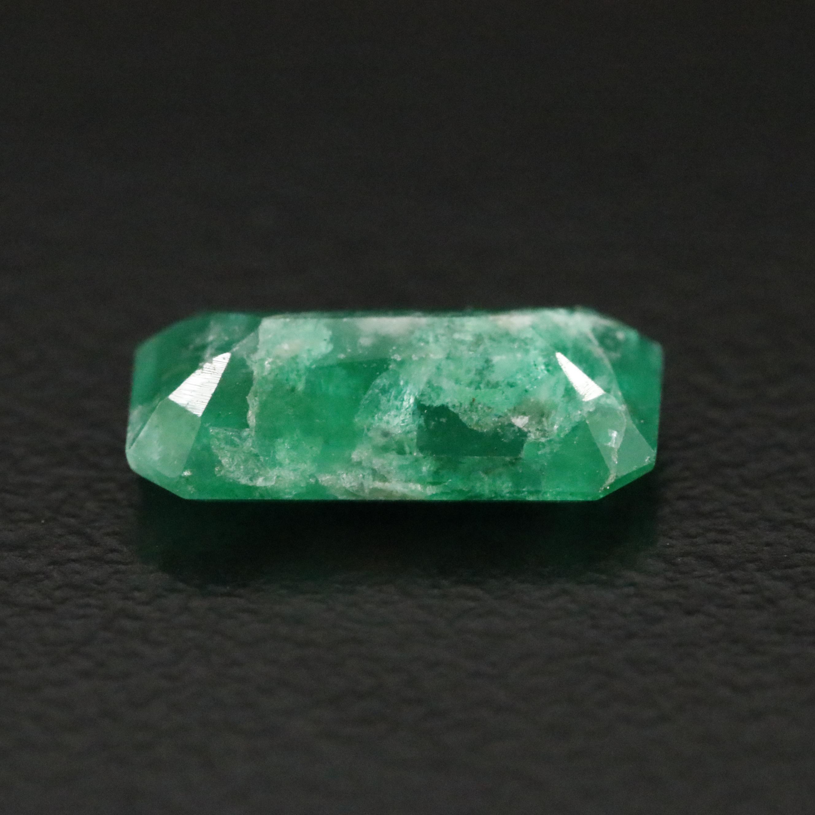 Loose 1.62 CT Emerald