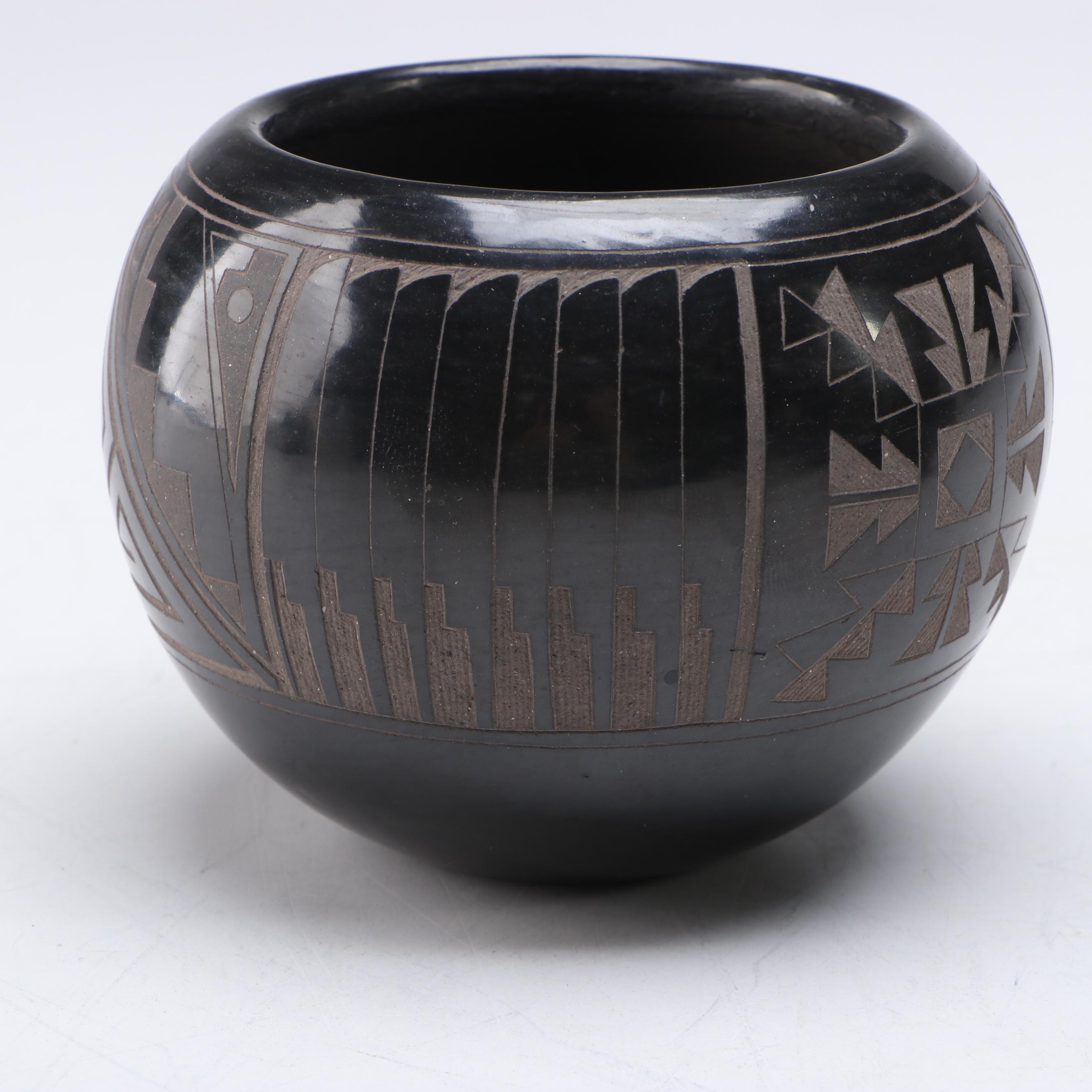 Joe Baca Santa Clara Pueblo Blackware Pottery Pot with Sgraffito