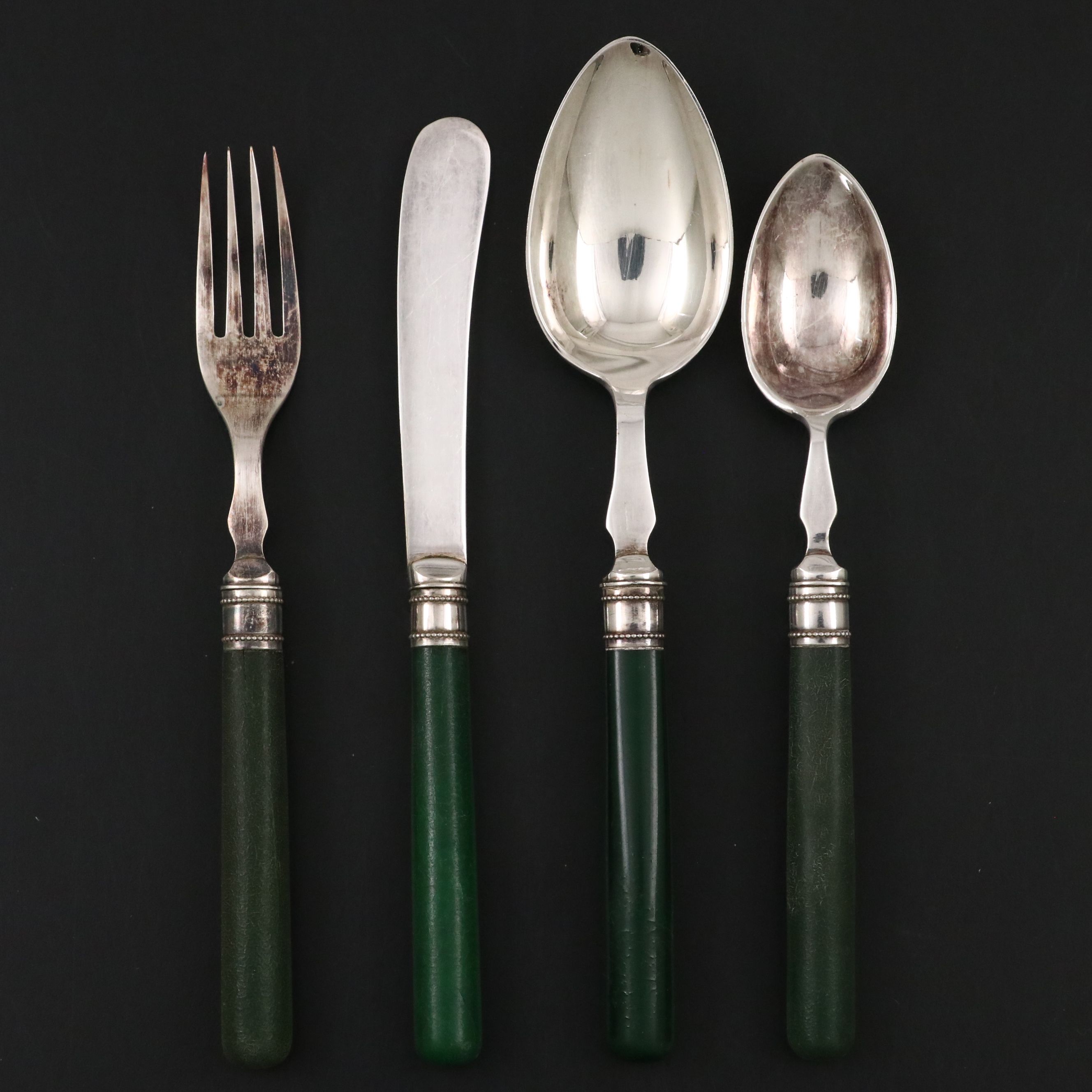 Freeman English Victorian Style Green Resin Handled Flatware In Presentation Box