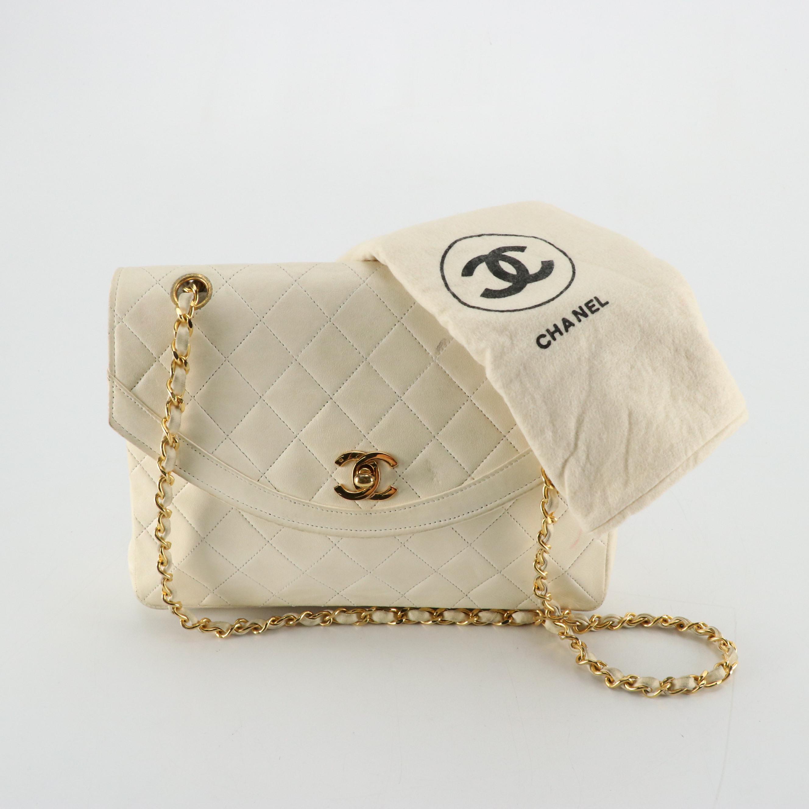 Vintage Chanel Flap Chain Strap Shoulder Bag in White Matelasse Leather