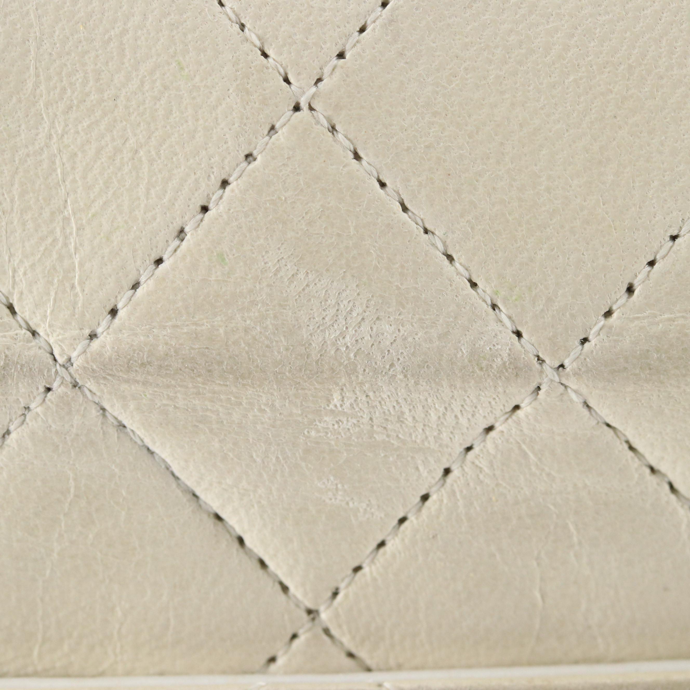 Vintage Chanel Flap Chain Strap Shoulder Bag in White Matelasse Leather