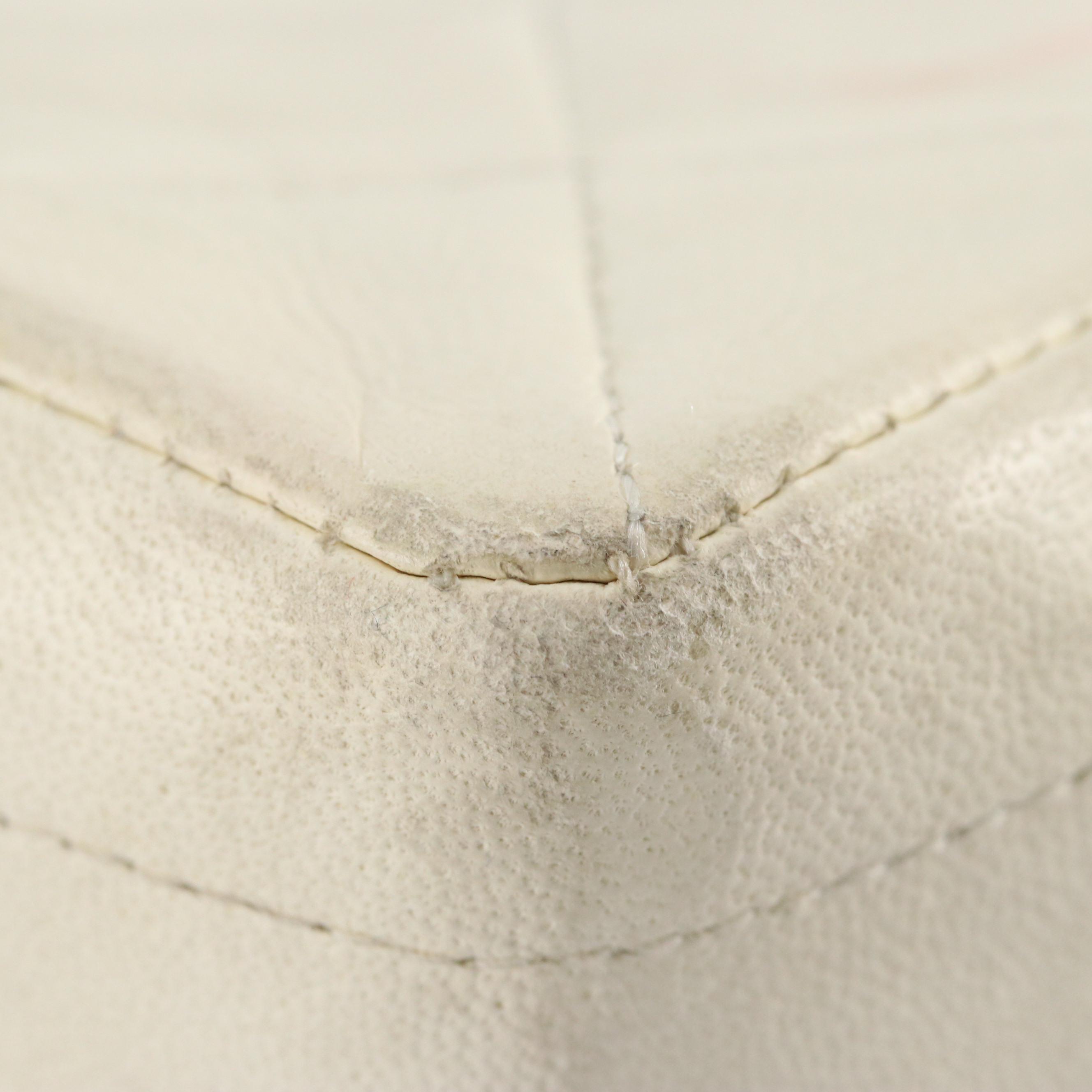 Vintage Chanel Flap Chain Strap Shoulder Bag in White Matelasse Leather