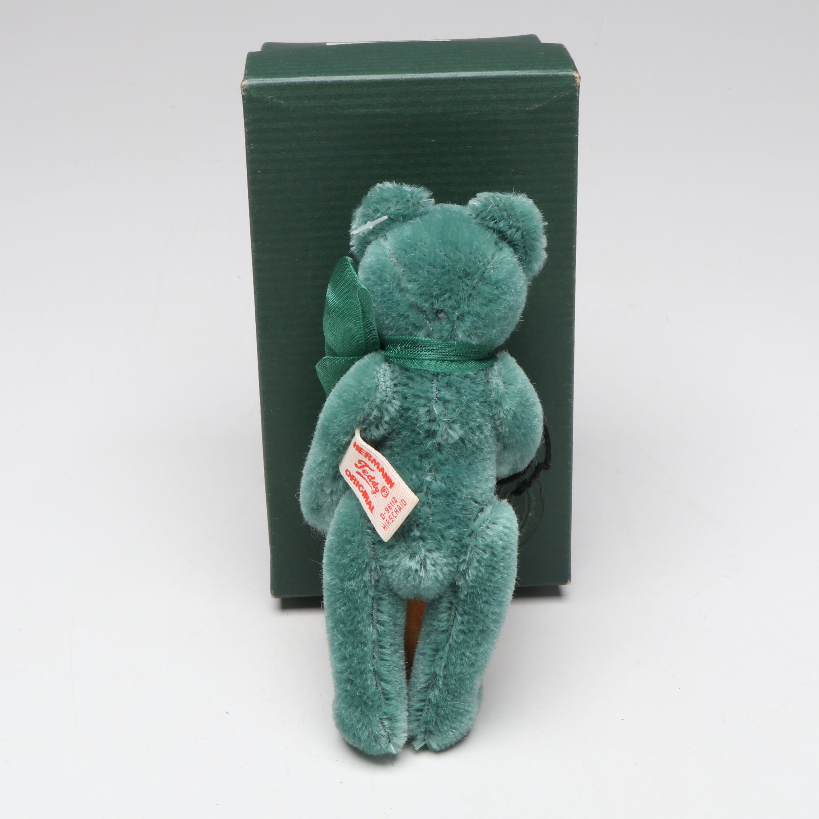 Hermann, Levi Strauss, Stacy Pio and More Collectible Miniature Teddy Bears
