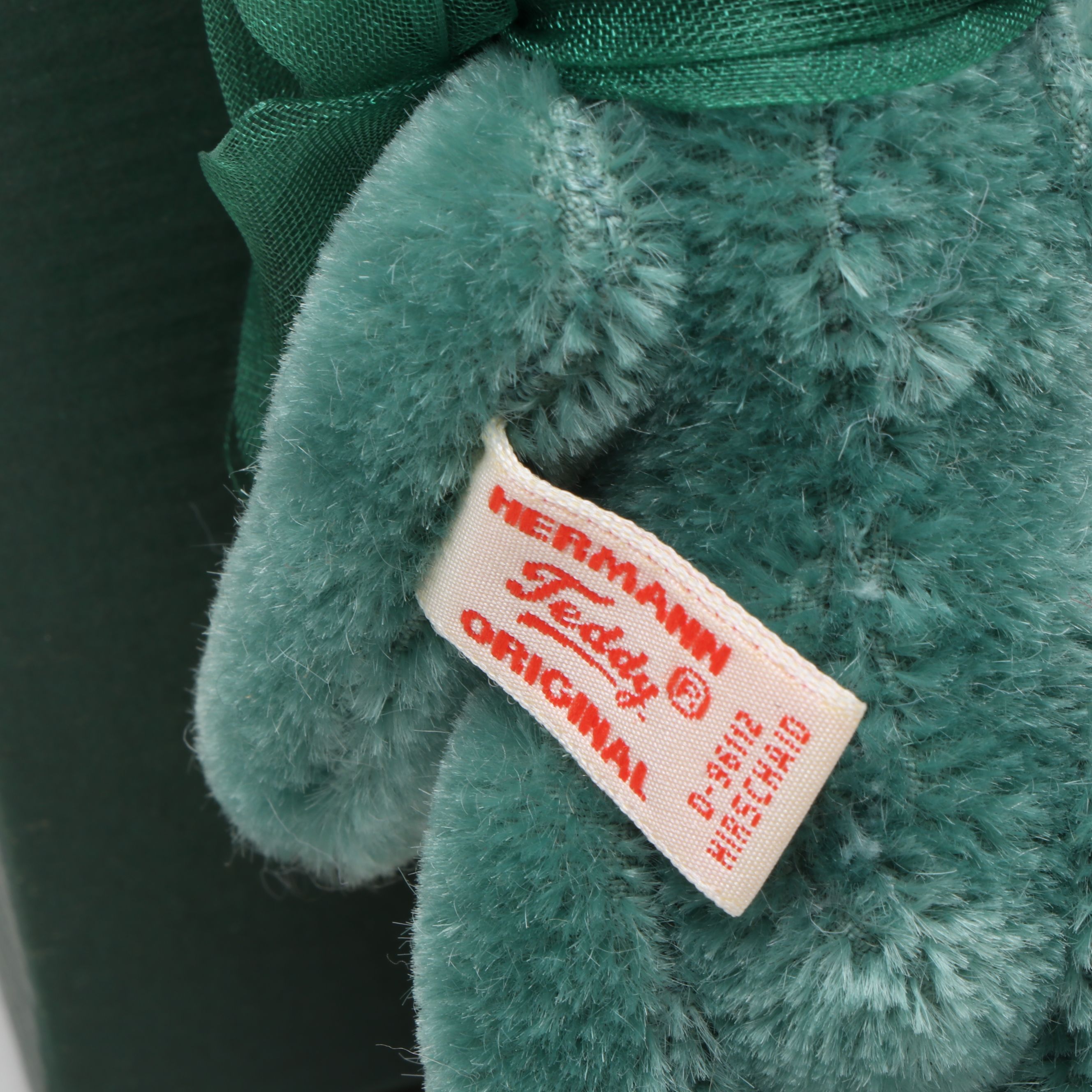 Hermann, Levi Strauss, Stacy Pio and More Collectible Miniature Teddy Bears