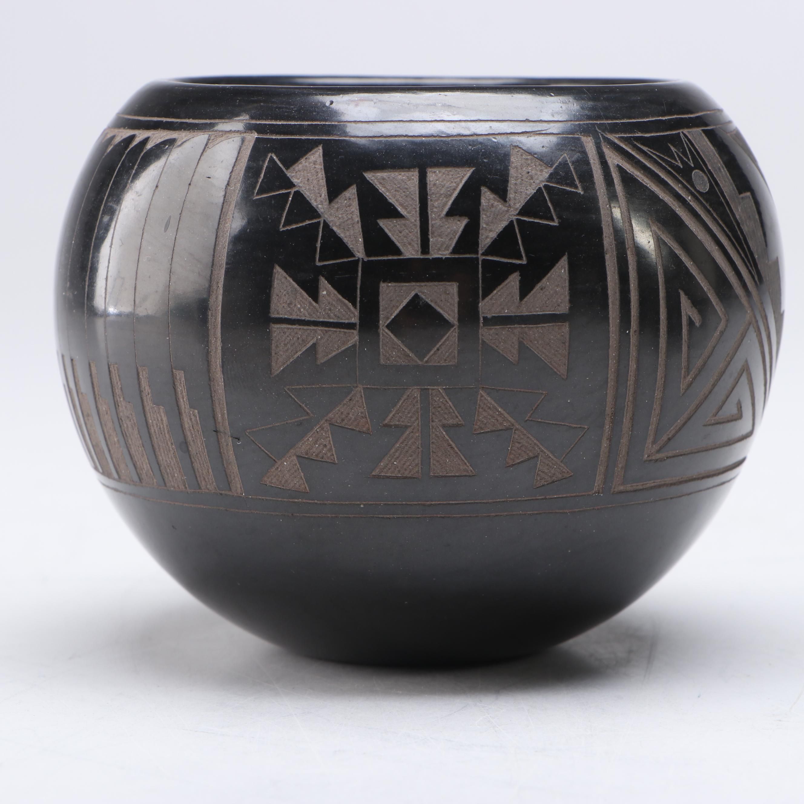 Joe Baca Santa Clara Pueblo Blackware Pottery Pot with Sgraffito