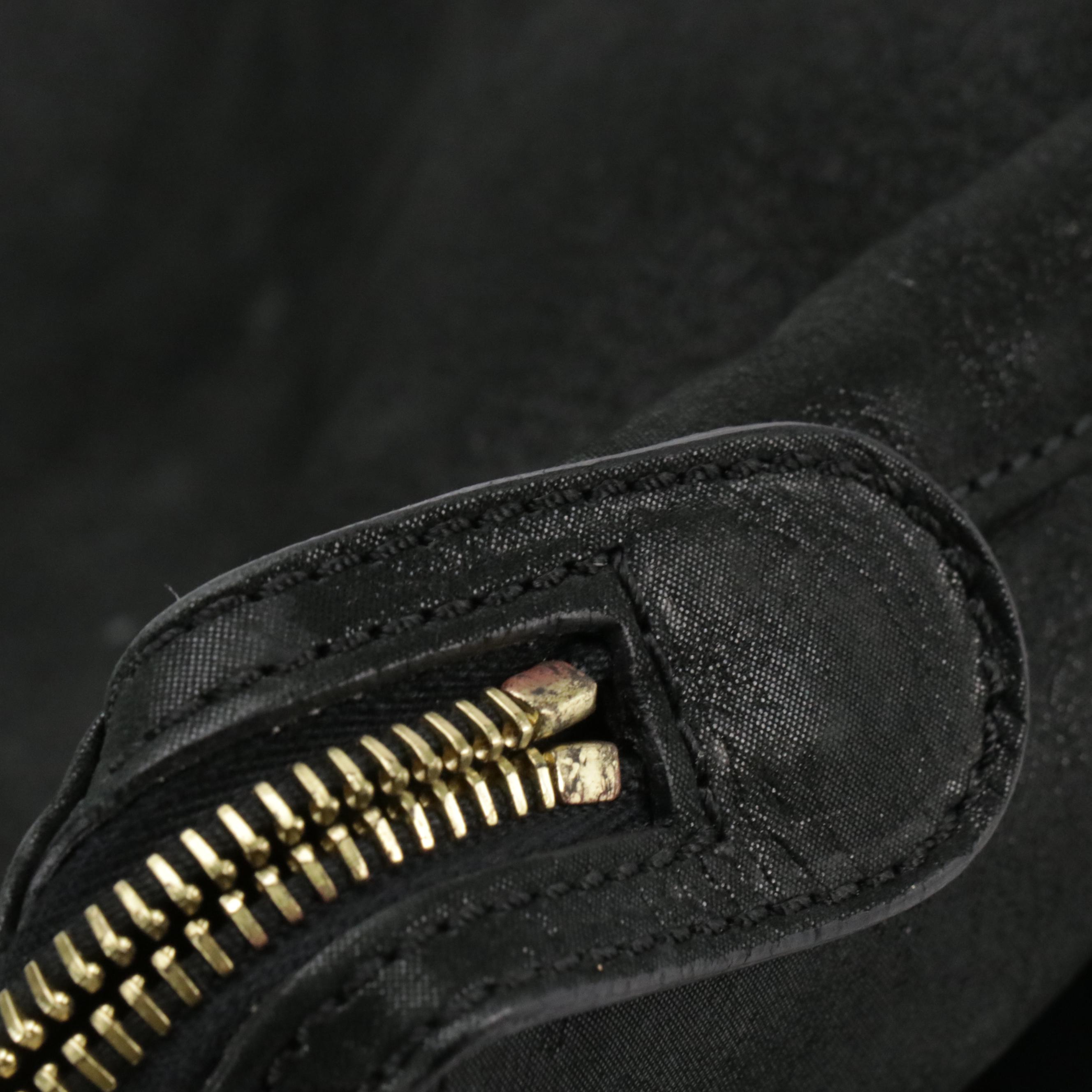 Fendi Chains Medium Tote Bag 8BR636 in Glimmer Leather