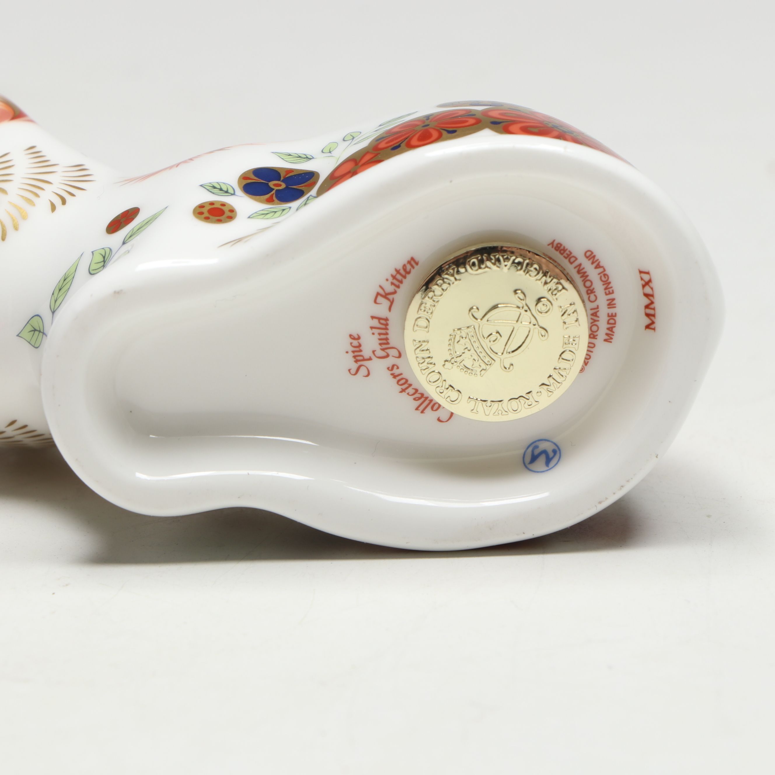 Royal Crown Derby "Spice" Collectors Guild Kitten Bone China Paperweight, 2011