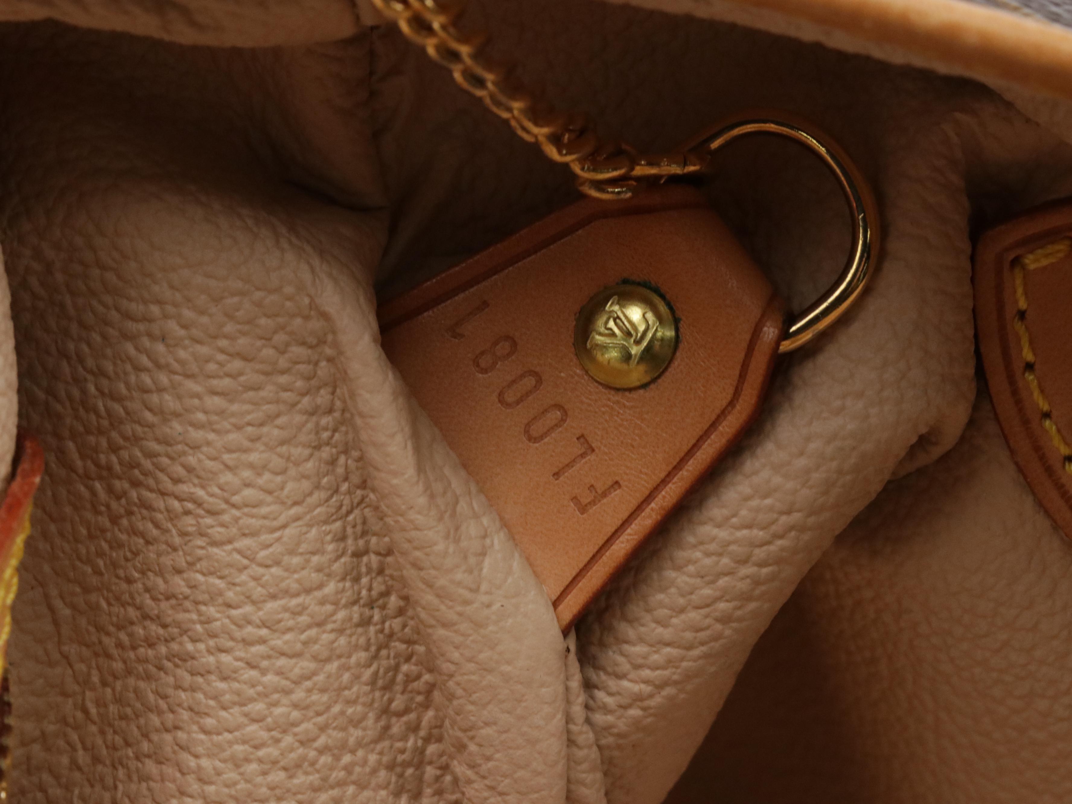 Louis Vuitton Bucket Bag GM with Pouch in Monogram Canvas and Vachetta Leather