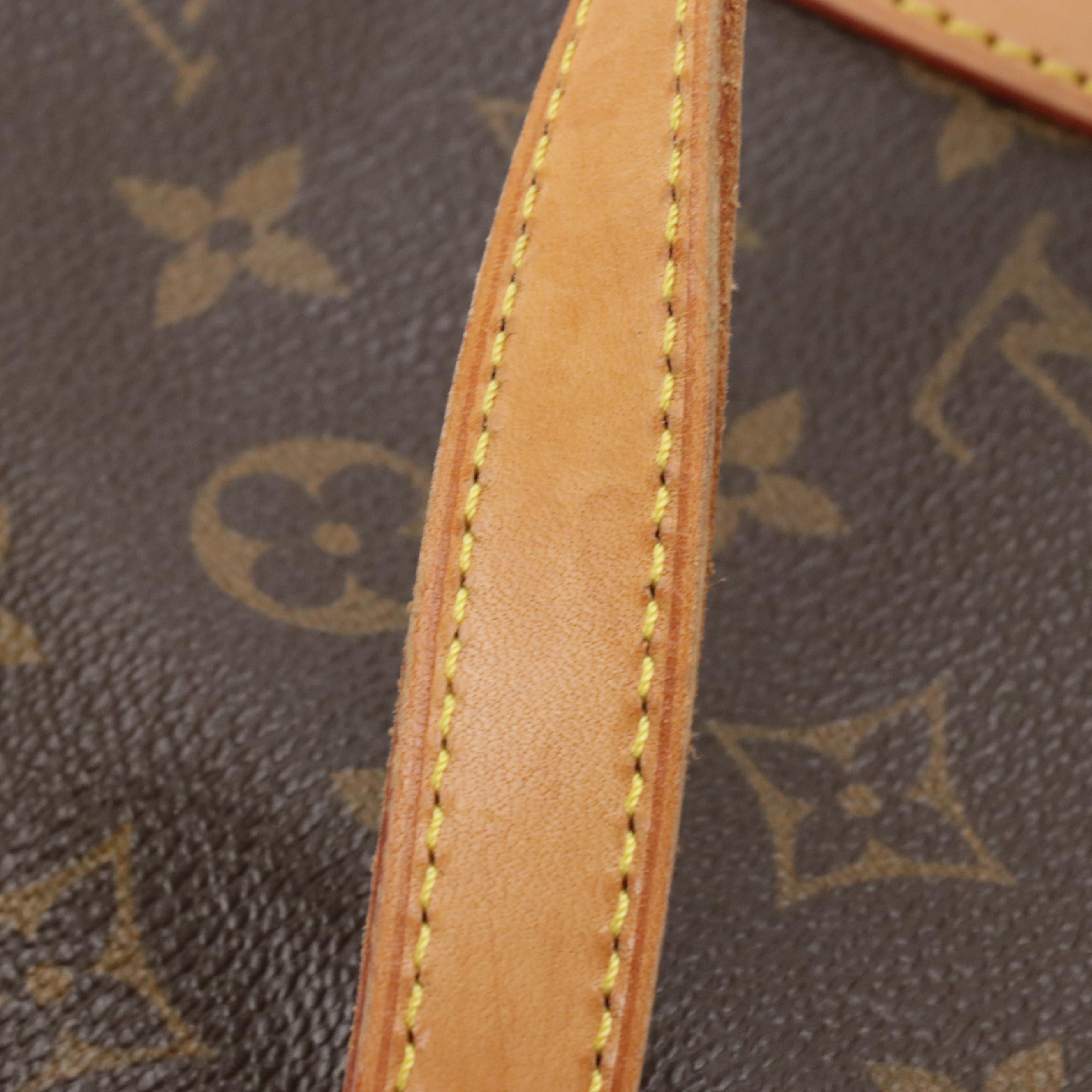 Louis Vuitton Bucket Bag GM with Pouch in Monogram Canvas and Vachetta Leather