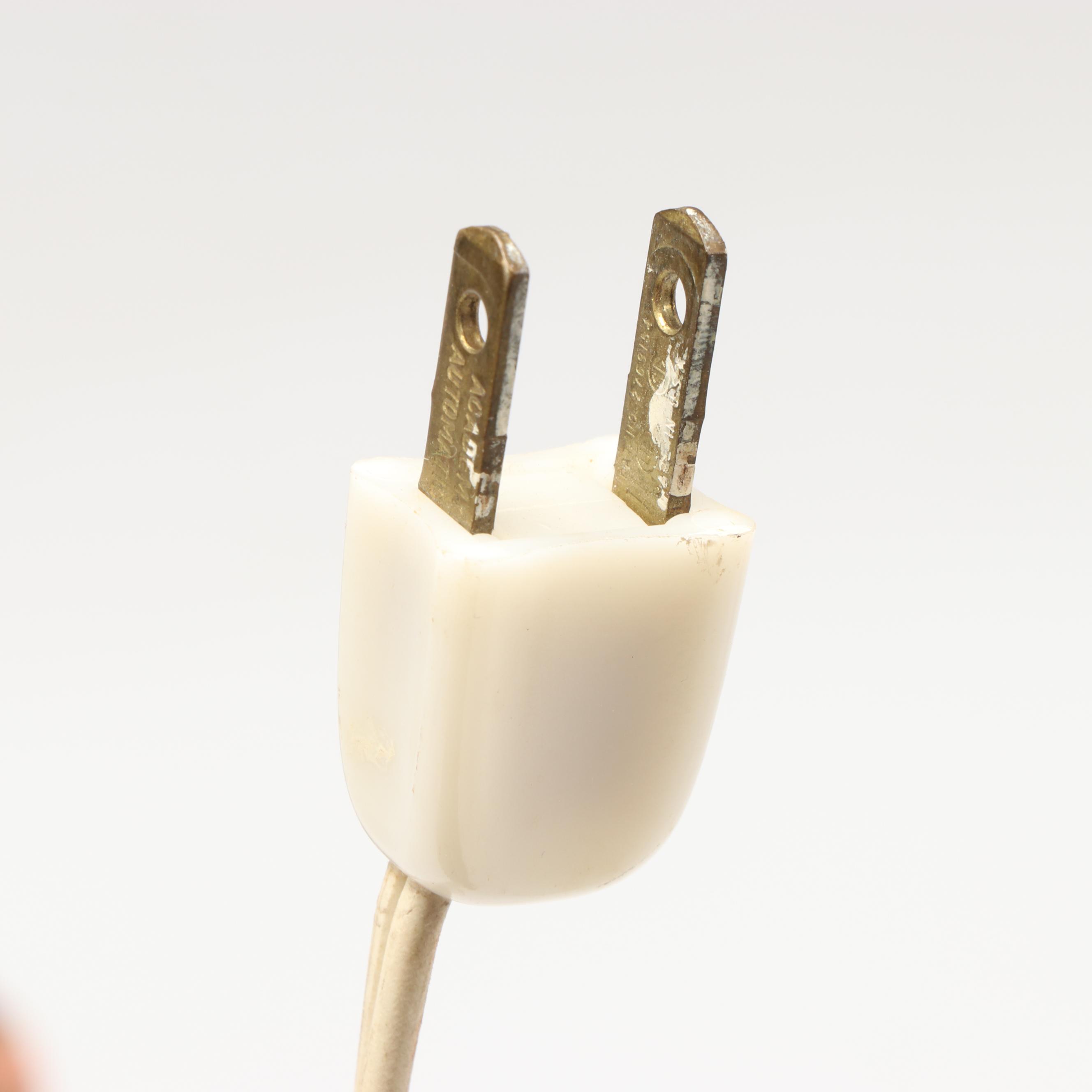 Rococo Style Hand-Painted Ceramic Couple Ornamental Accent Lamp