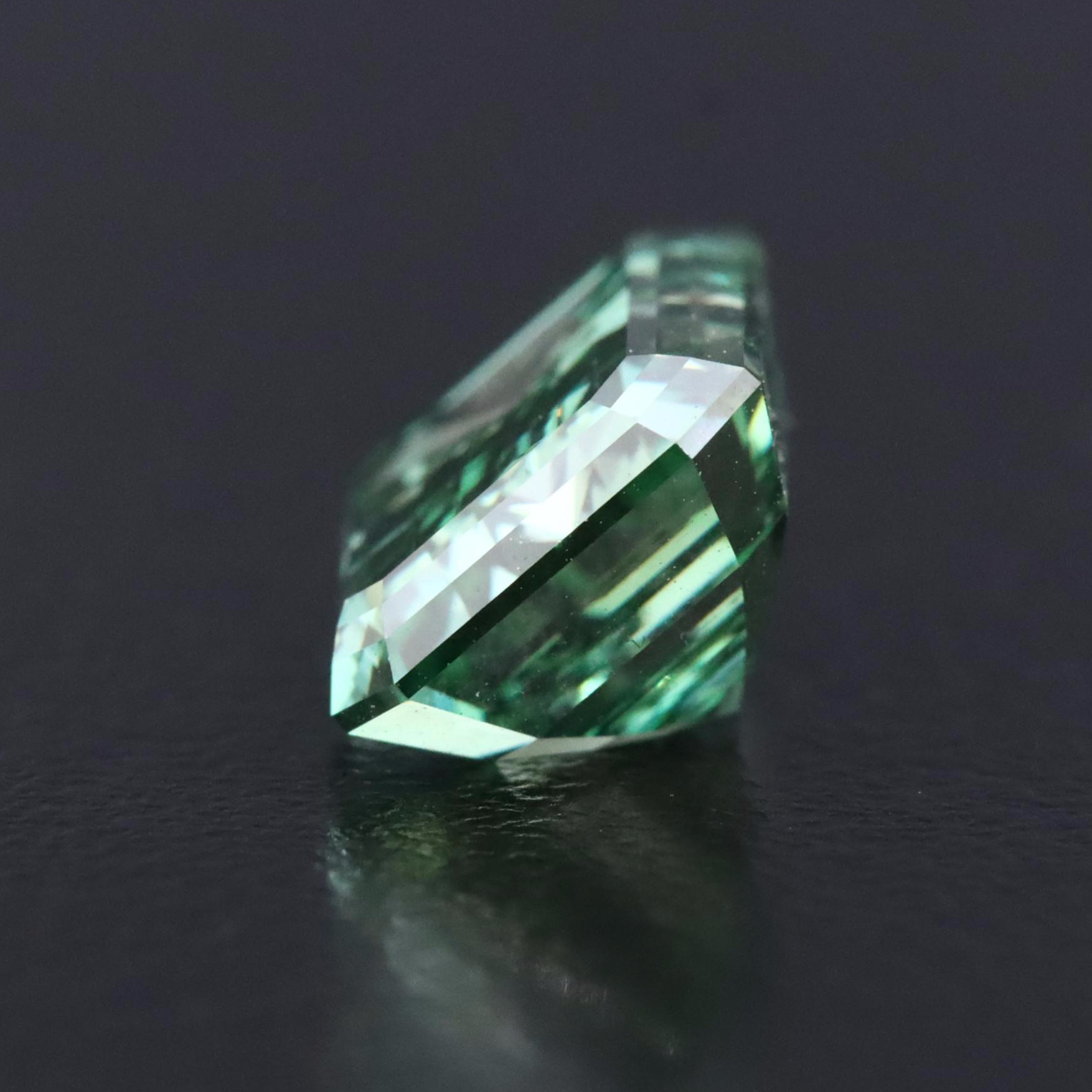 Loose 3.20 CT Lab Grown Fancy Green Diamond with IGI Report