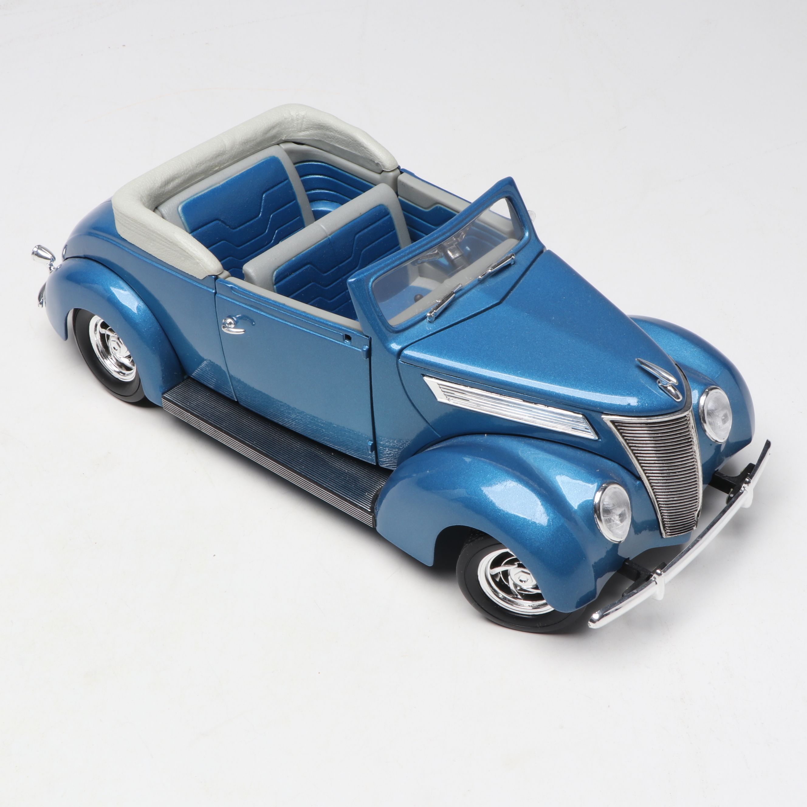 Maisto "1999 Mustang GT," UT Models "Chevrolet Caprice" and More Toy Cars
