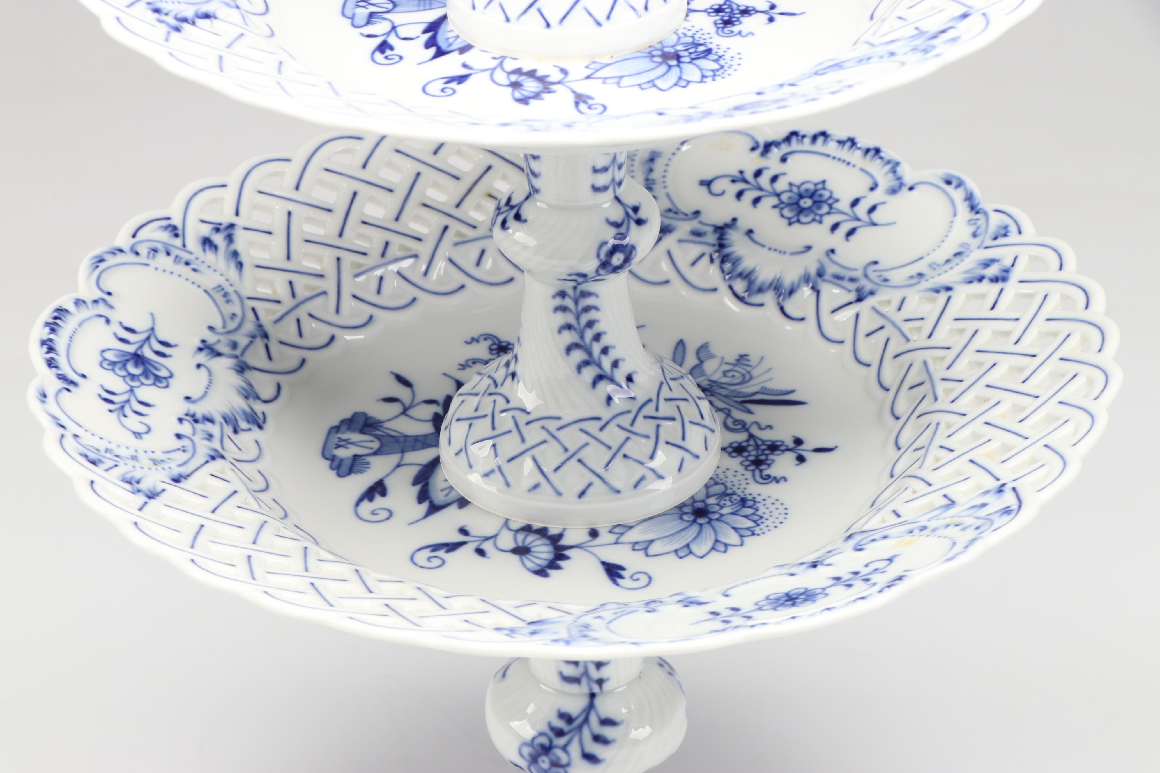 Meissen "Blue Onion" Porcelain Tiered Dessert Stand, 20th Century