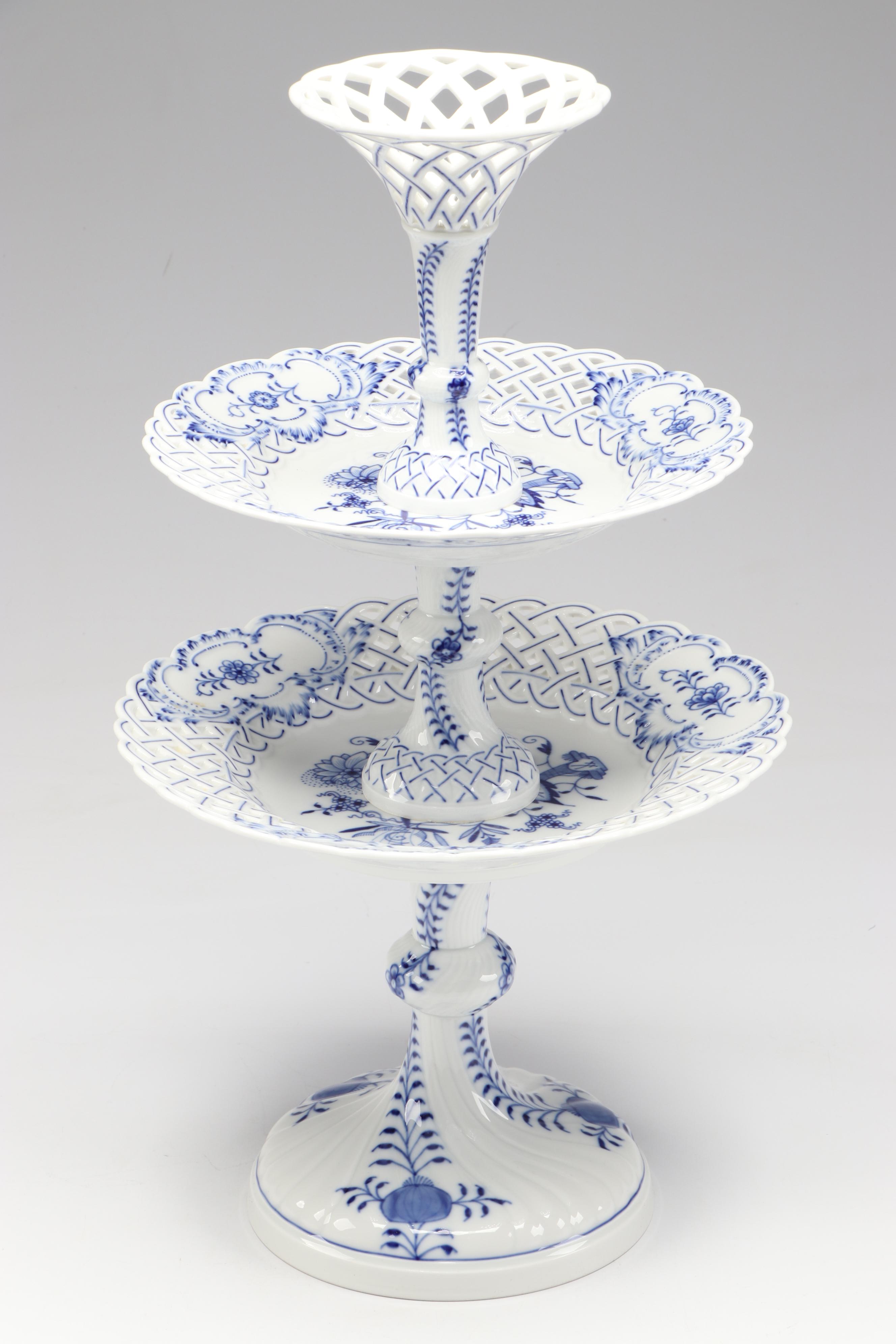 Meissen "Blue Onion" Porcelain Tiered Dessert Stand, 20th Century