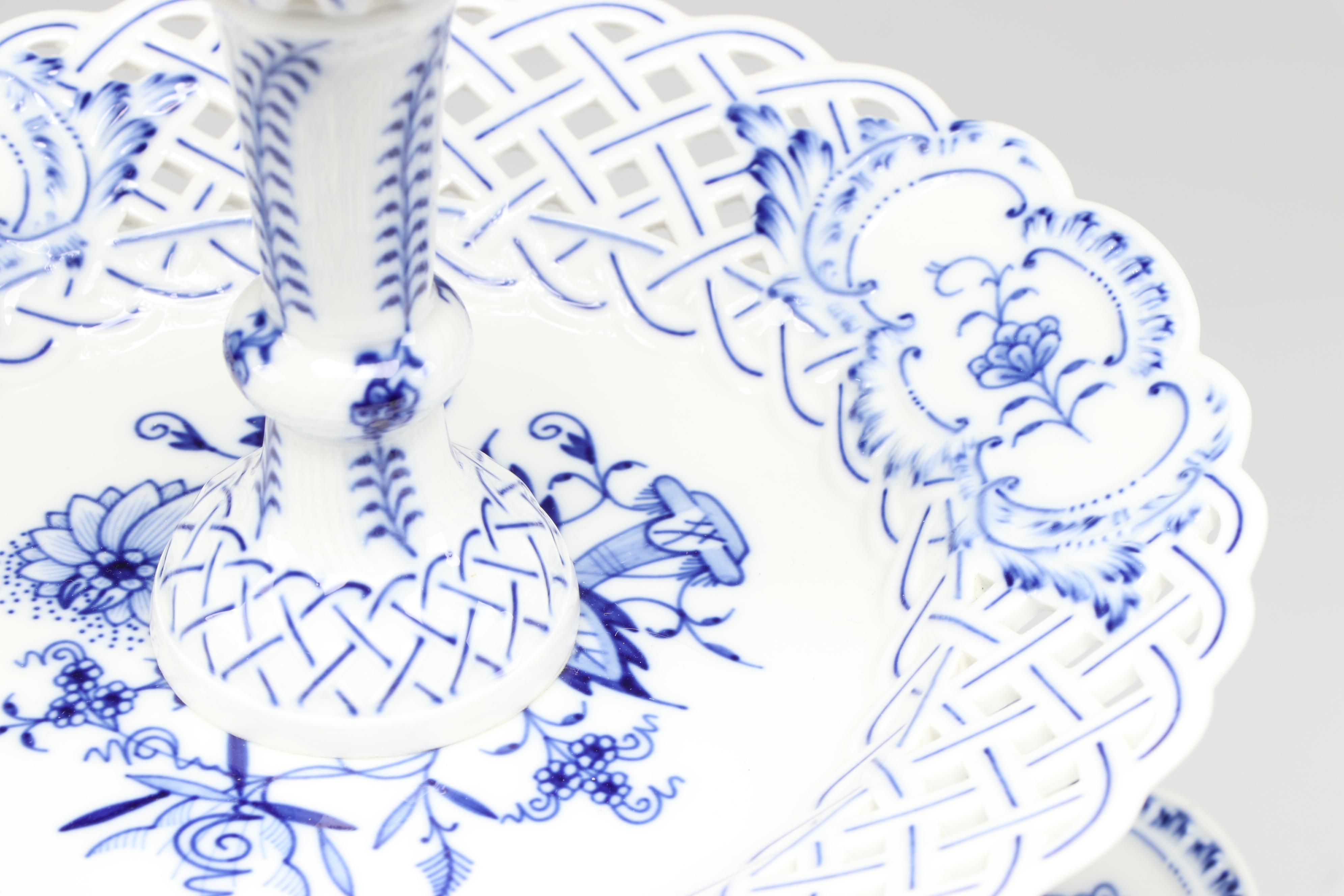 Meissen "Blue Onion" Porcelain Tiered Dessert Stand, 20th Century