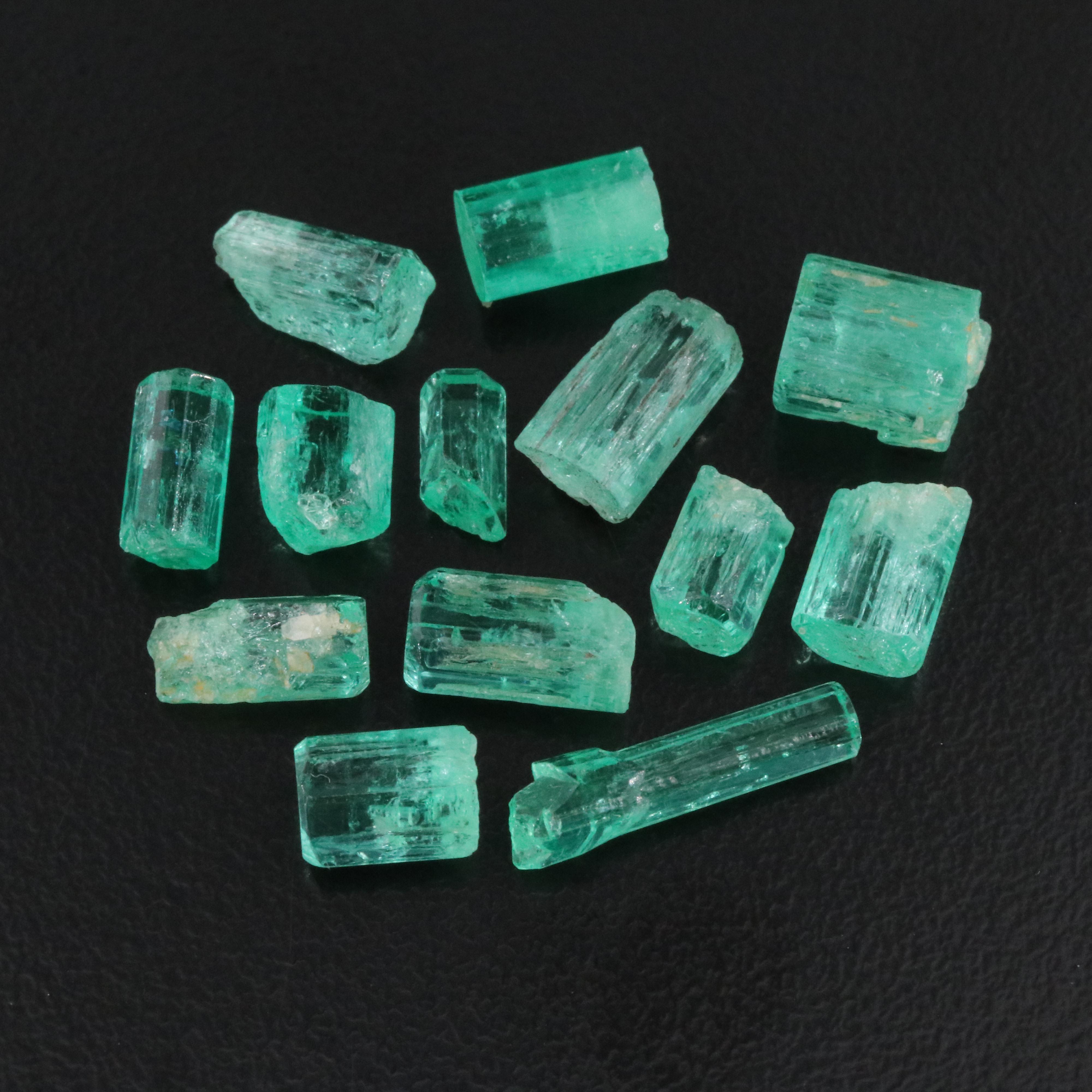 Loose 23.60 CTW Rough Emerald Lot
