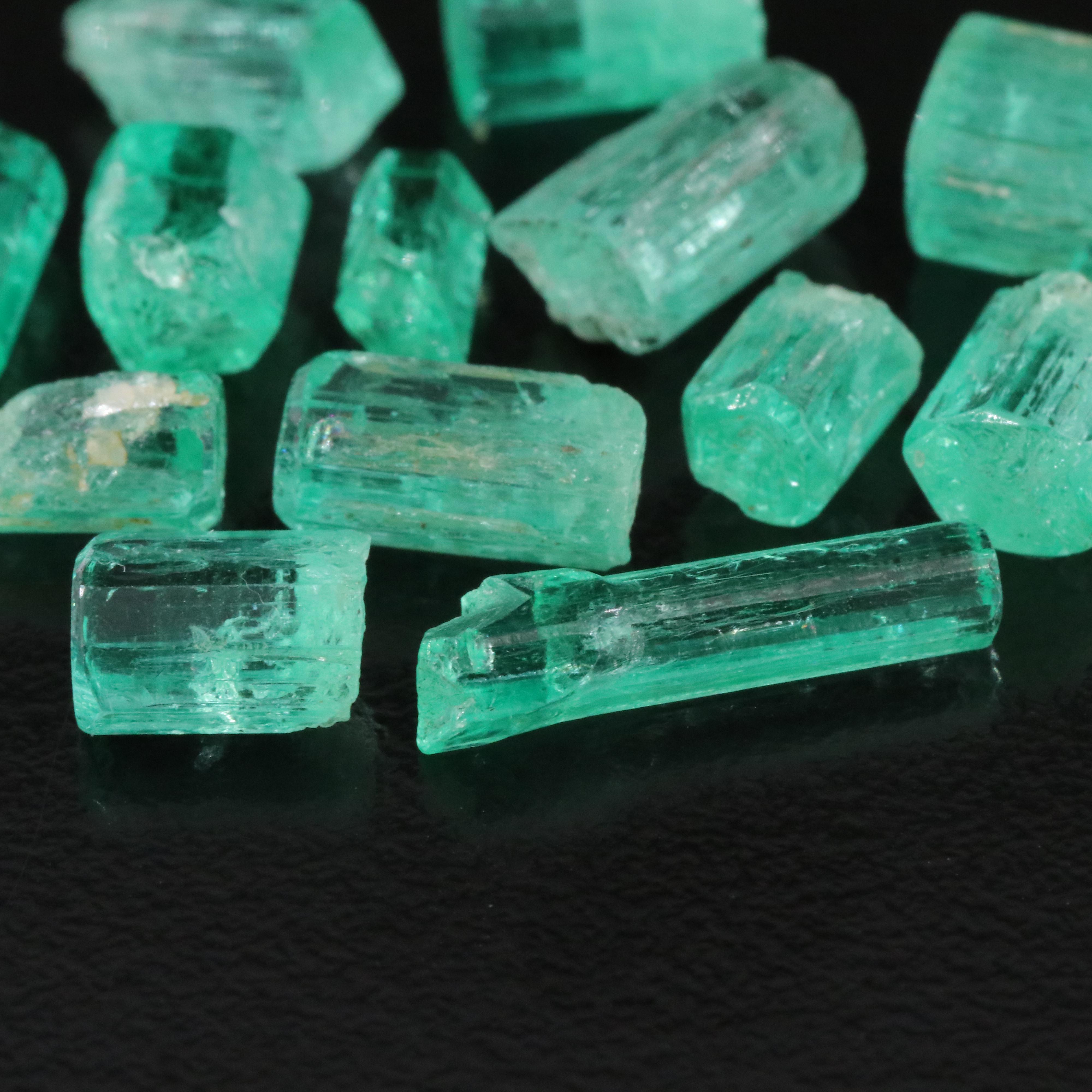 Loose 23.60 CTW Rough Emerald Lot