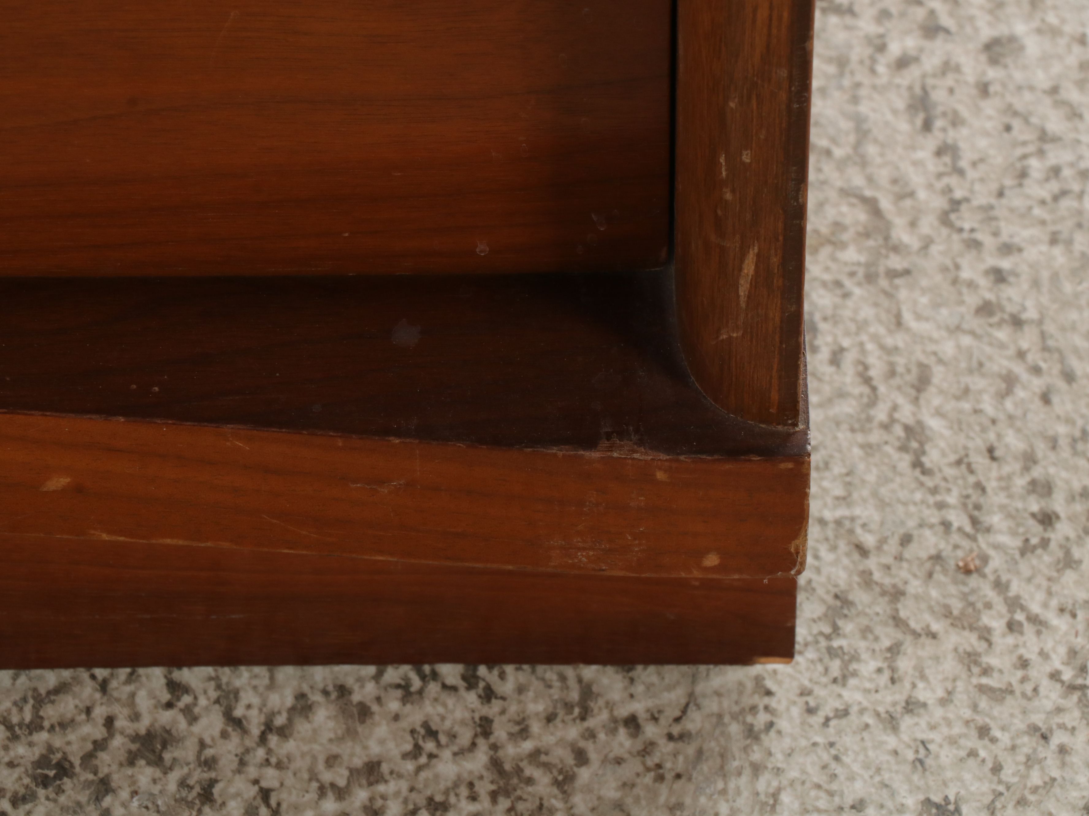 Bassett Furniture Mid Century Modern Style Walnut Chest of Drawers