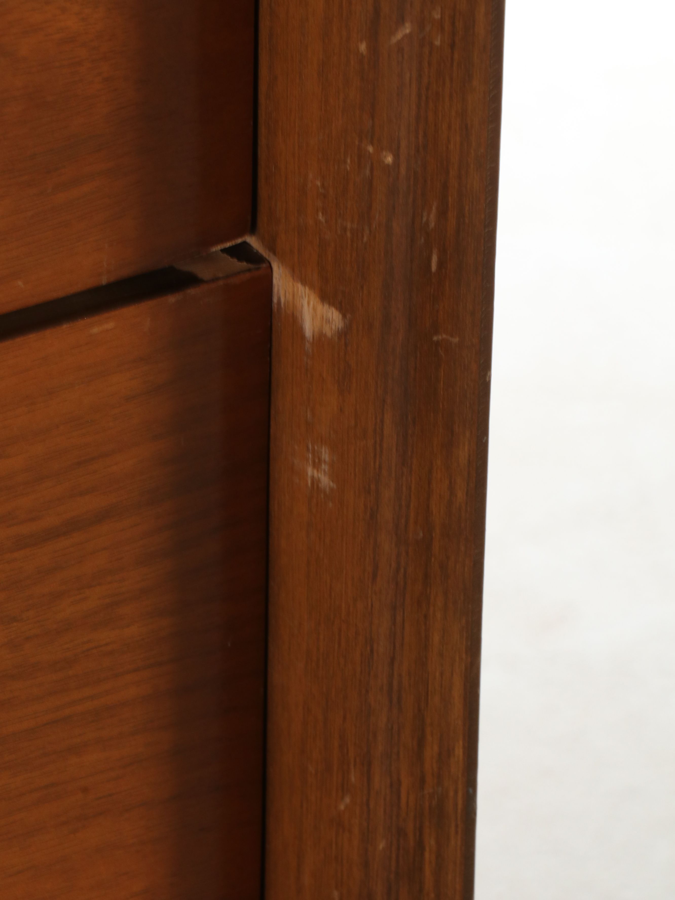 Bassett Furniture Mid Century Modern Style Walnut Chest of Drawers