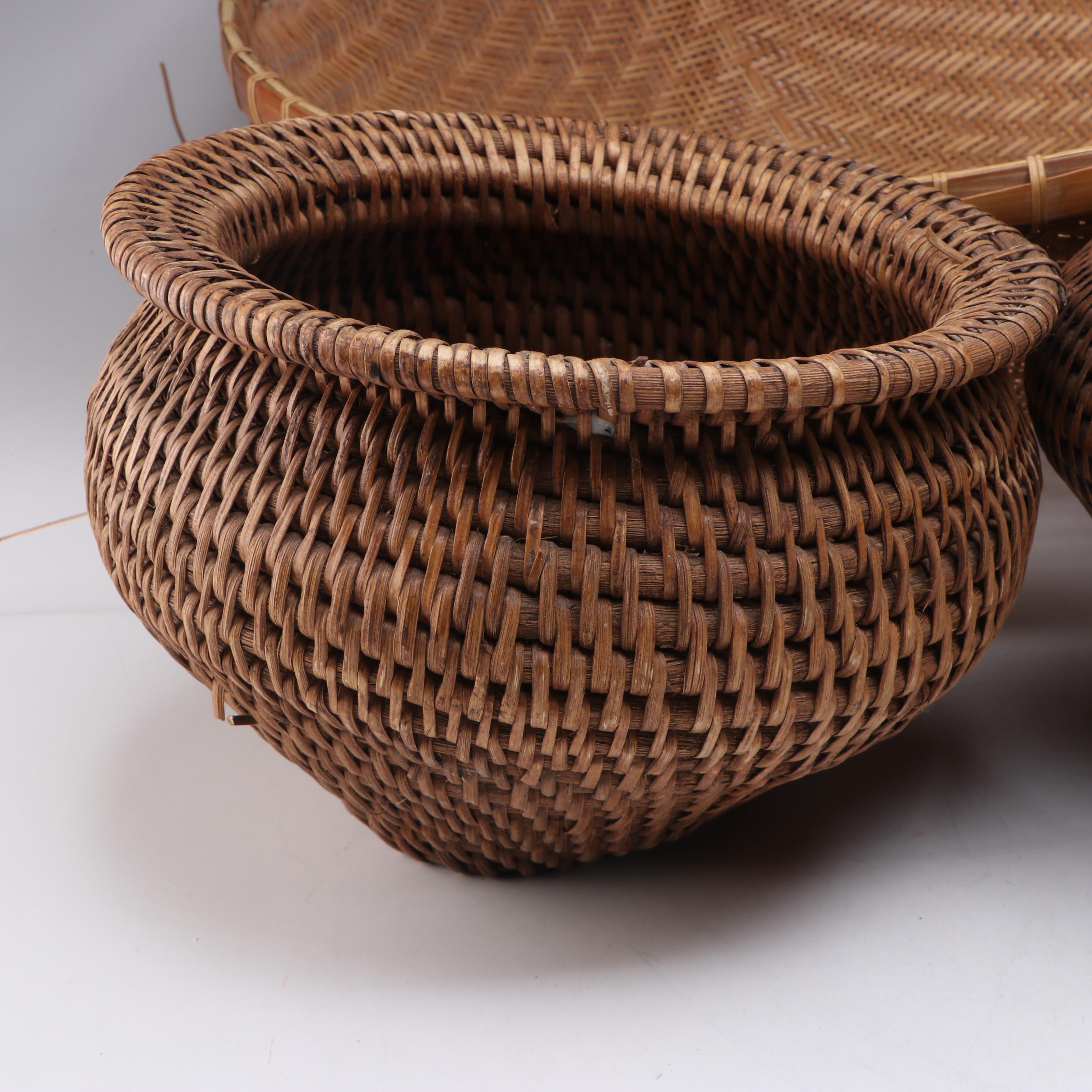 Bamboo Steamer with Woven Bamboo Baskets and Other Décor