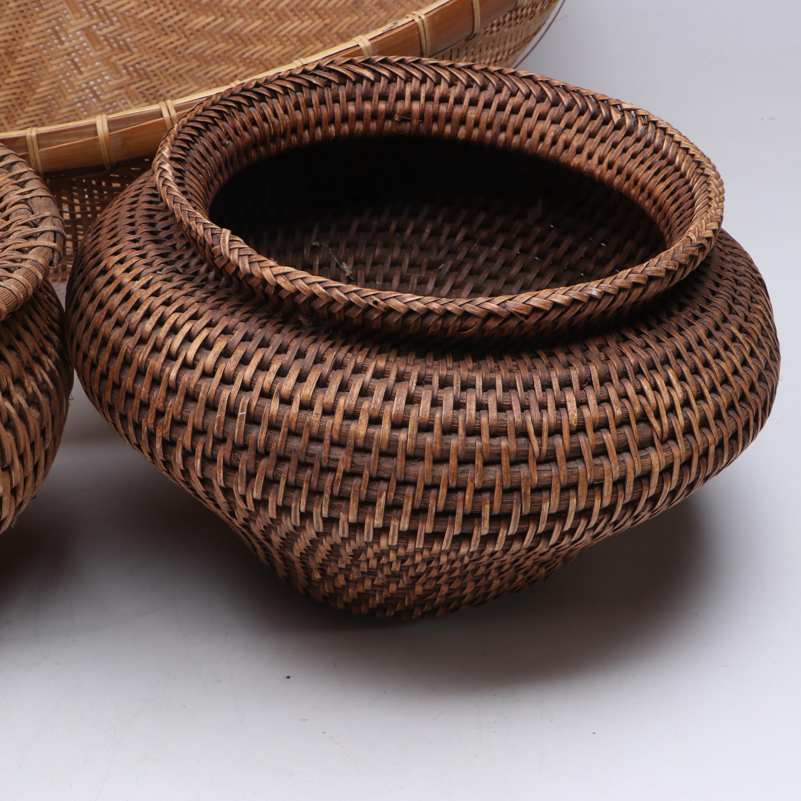 Bamboo Steamer with Woven Bamboo Baskets and Other Décor