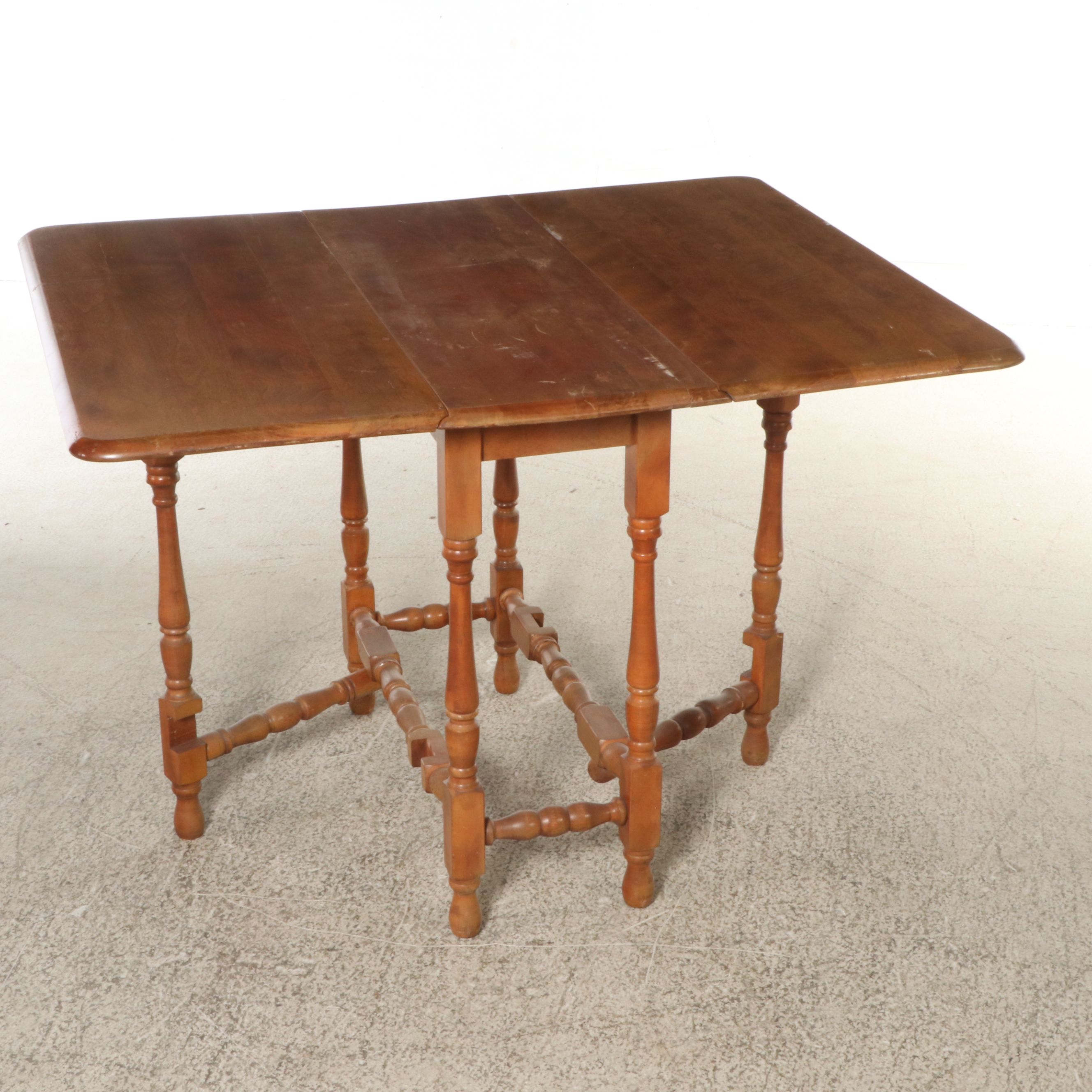 Jacobean Revival Style Elm Finish Gate-Leg Table, Early to Mid-20th Century
