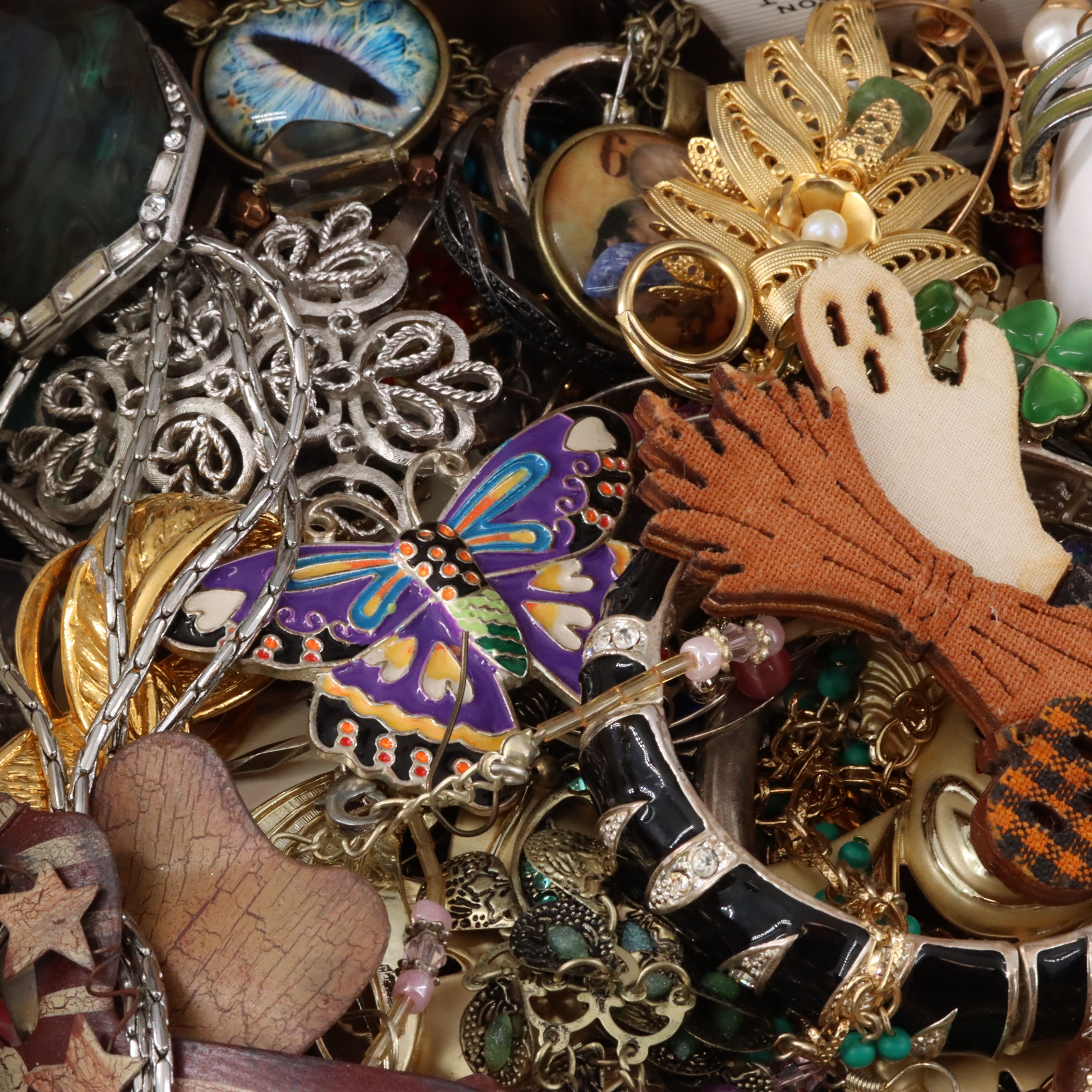 Uncommon Discoveries: Jewelry Collection