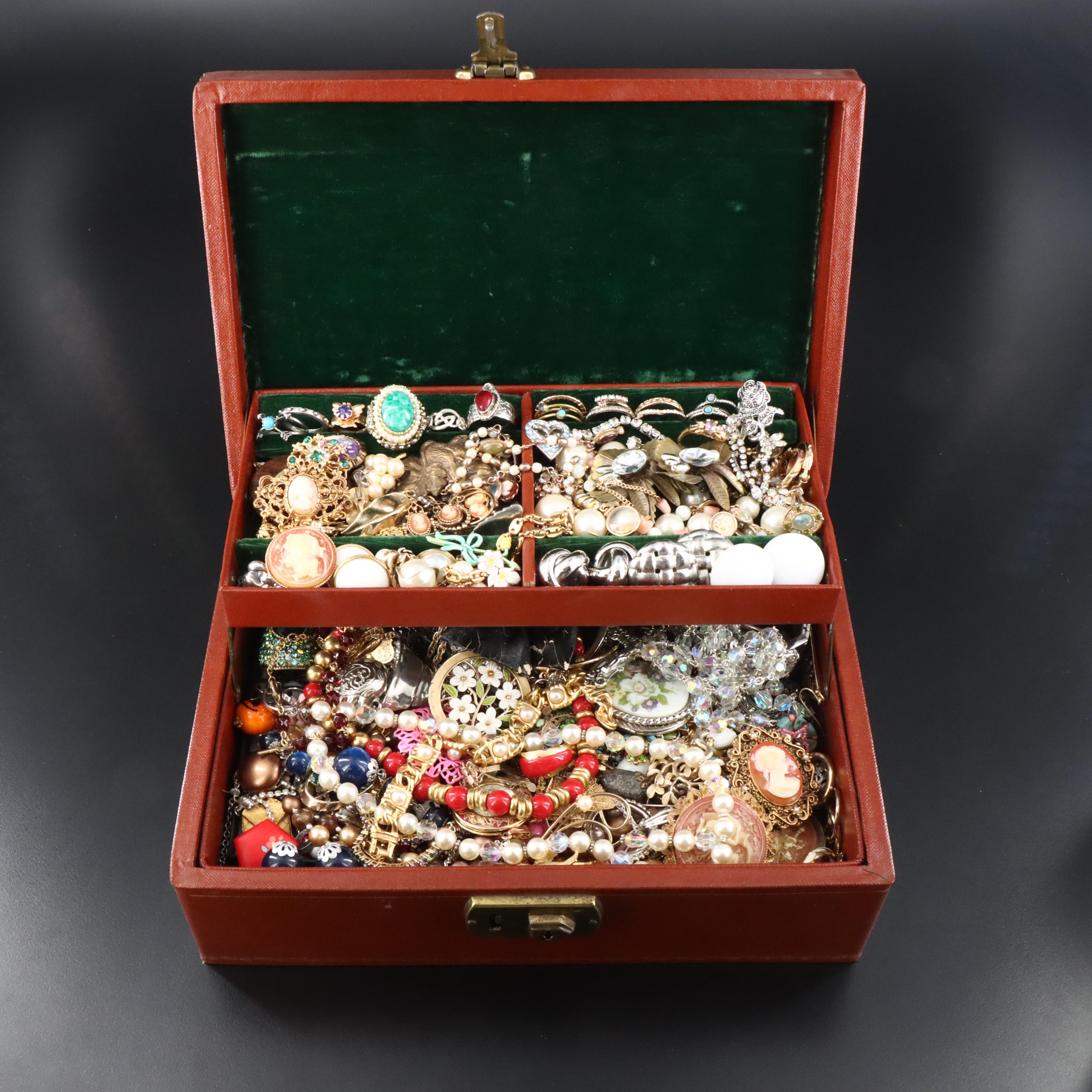Uncommon Discoveries: Jewelry Collection