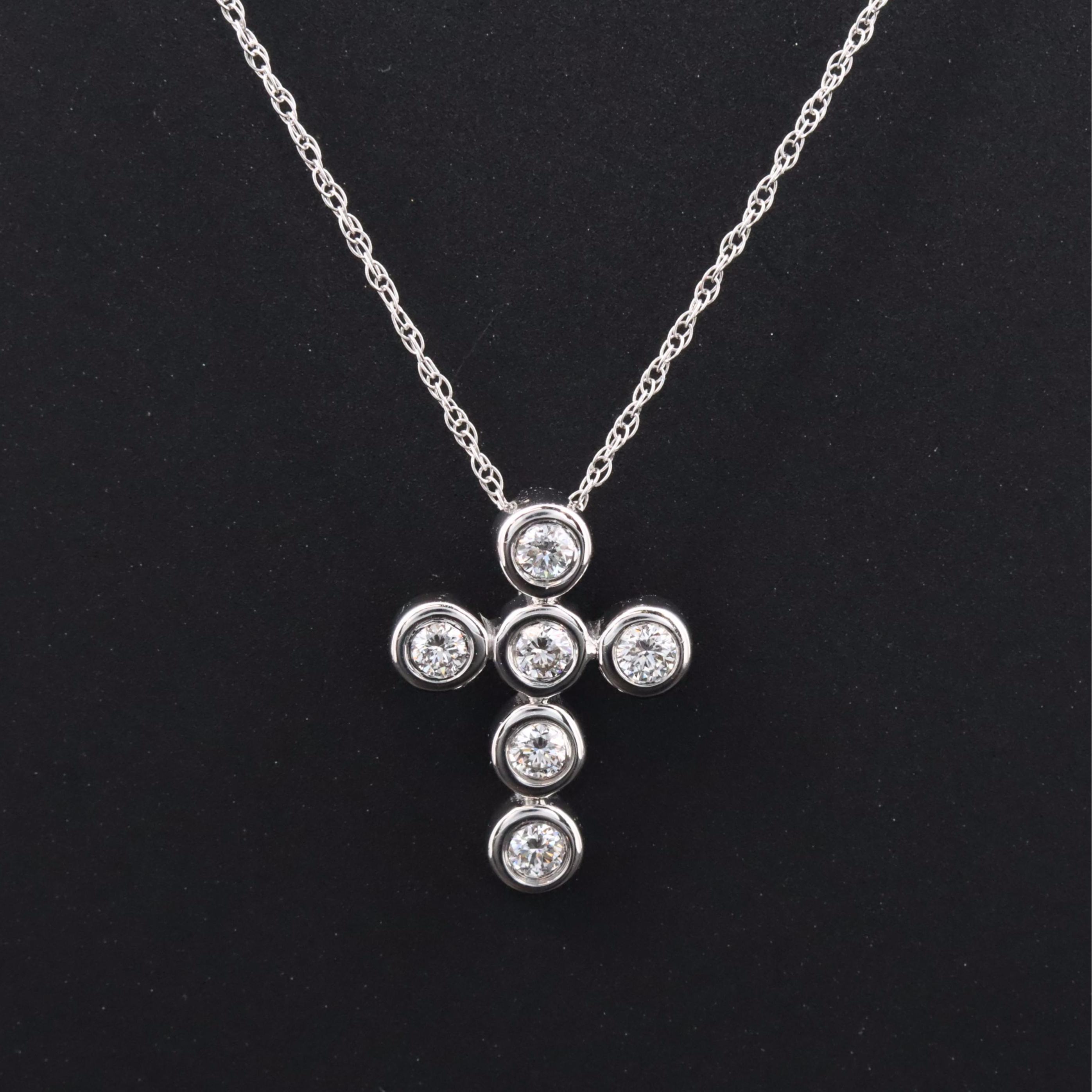 14K 0.25 CTW Lab Grown Diamond Cross Pendant Necklace