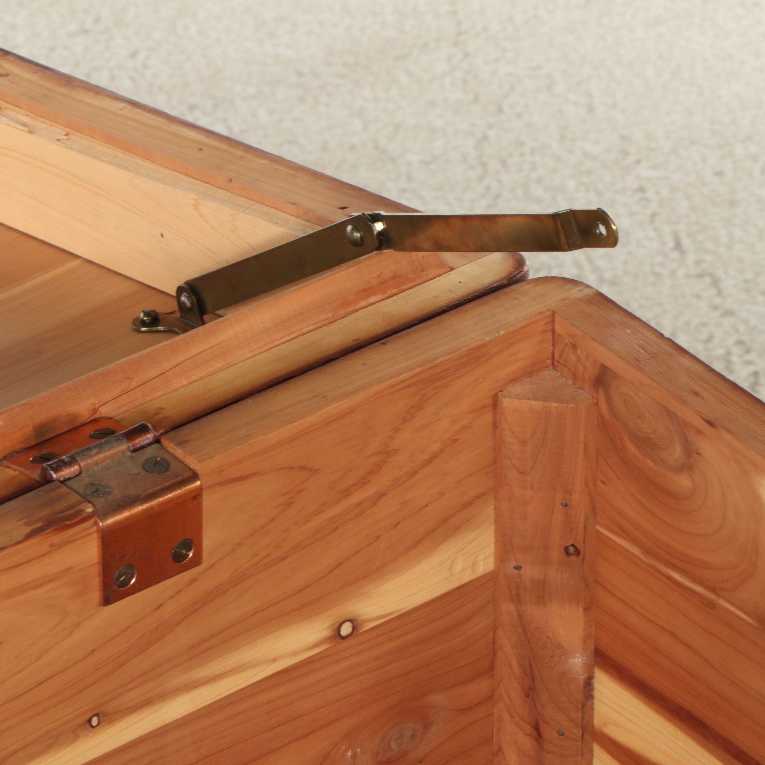 Federal Equipment Co. Cedar Chest, Early to Mid-20th Century