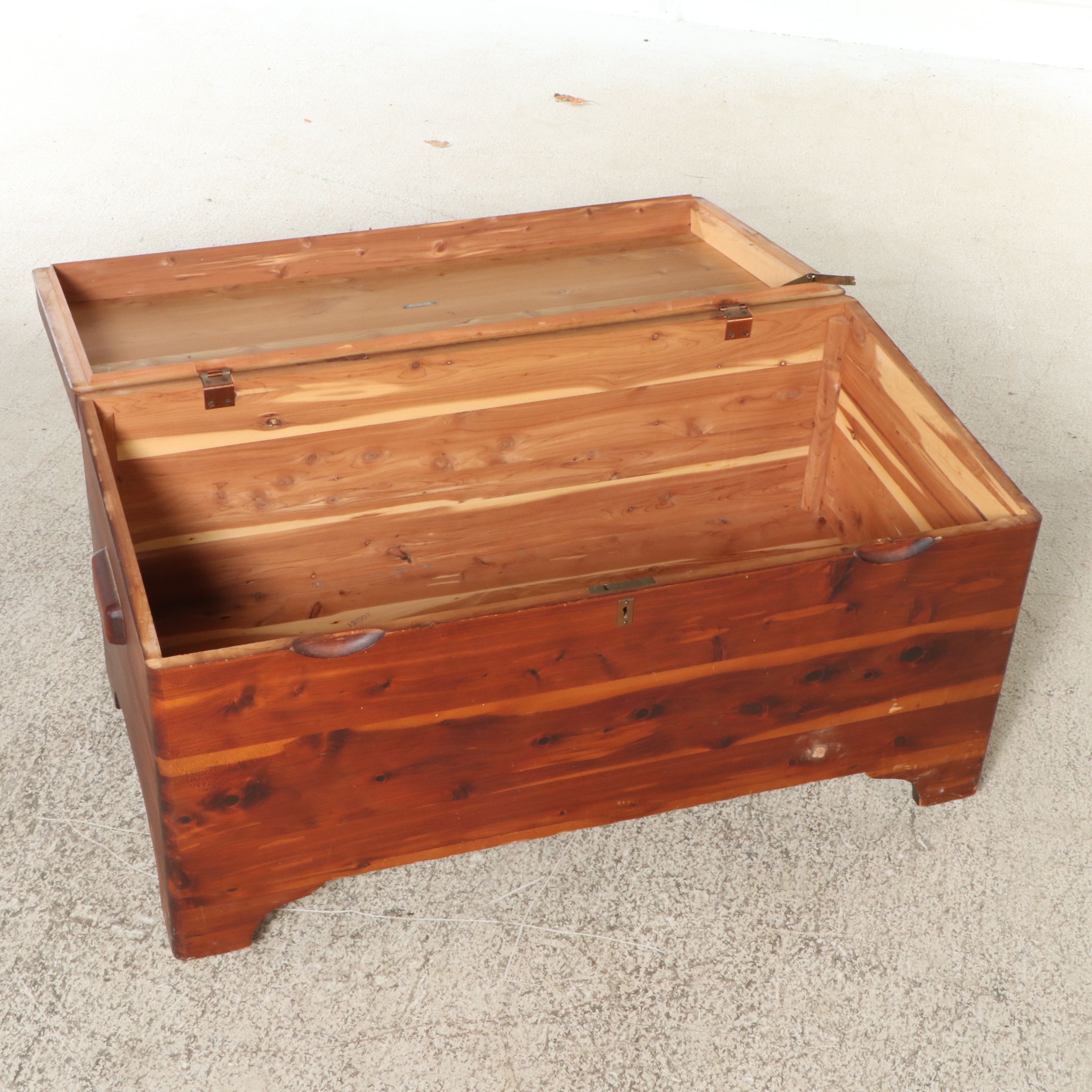 Federal Equipment Co. Cedar Chest, Early to Mid-20th Century
