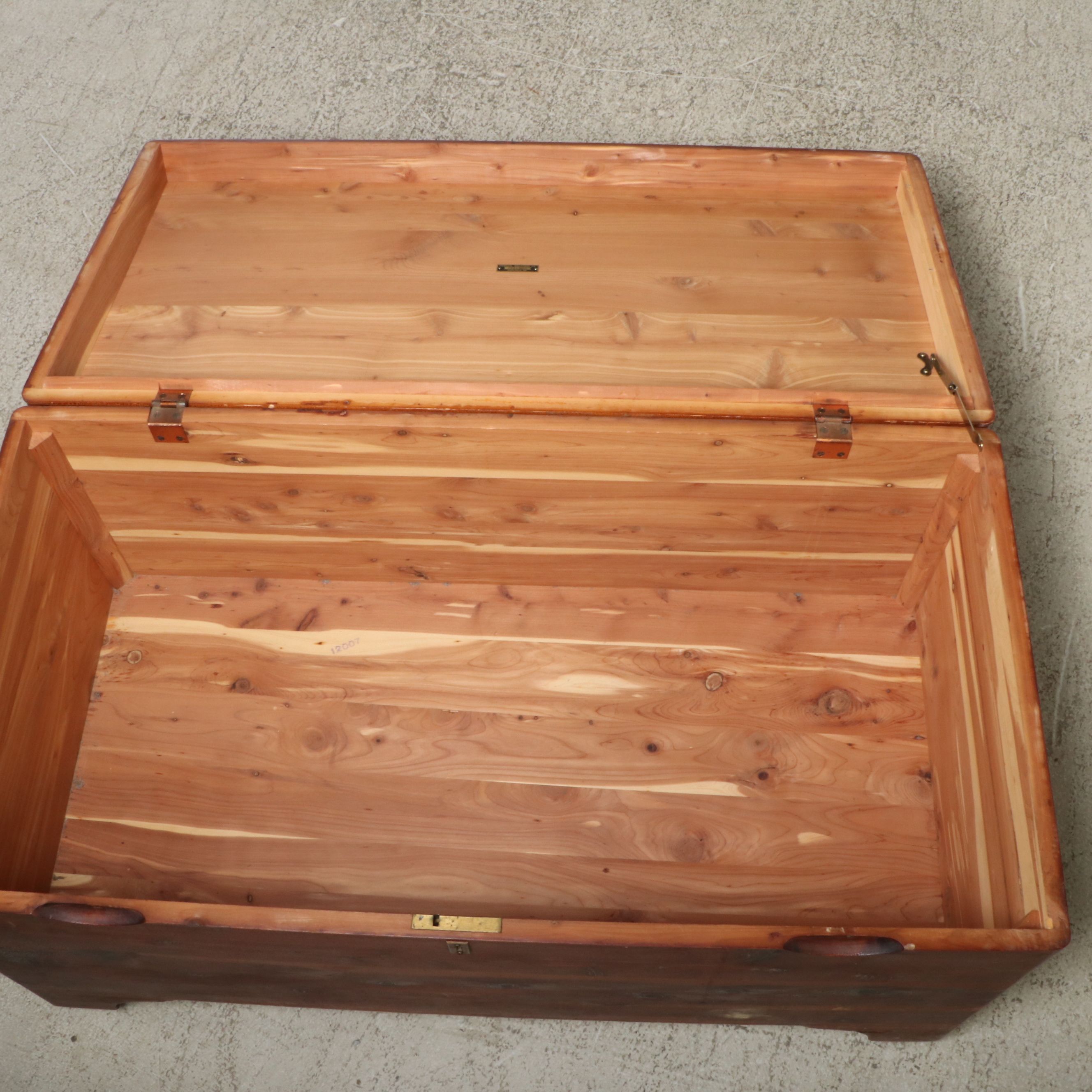 Federal Equipment Co. Cedar Chest, Early to Mid-20th Century