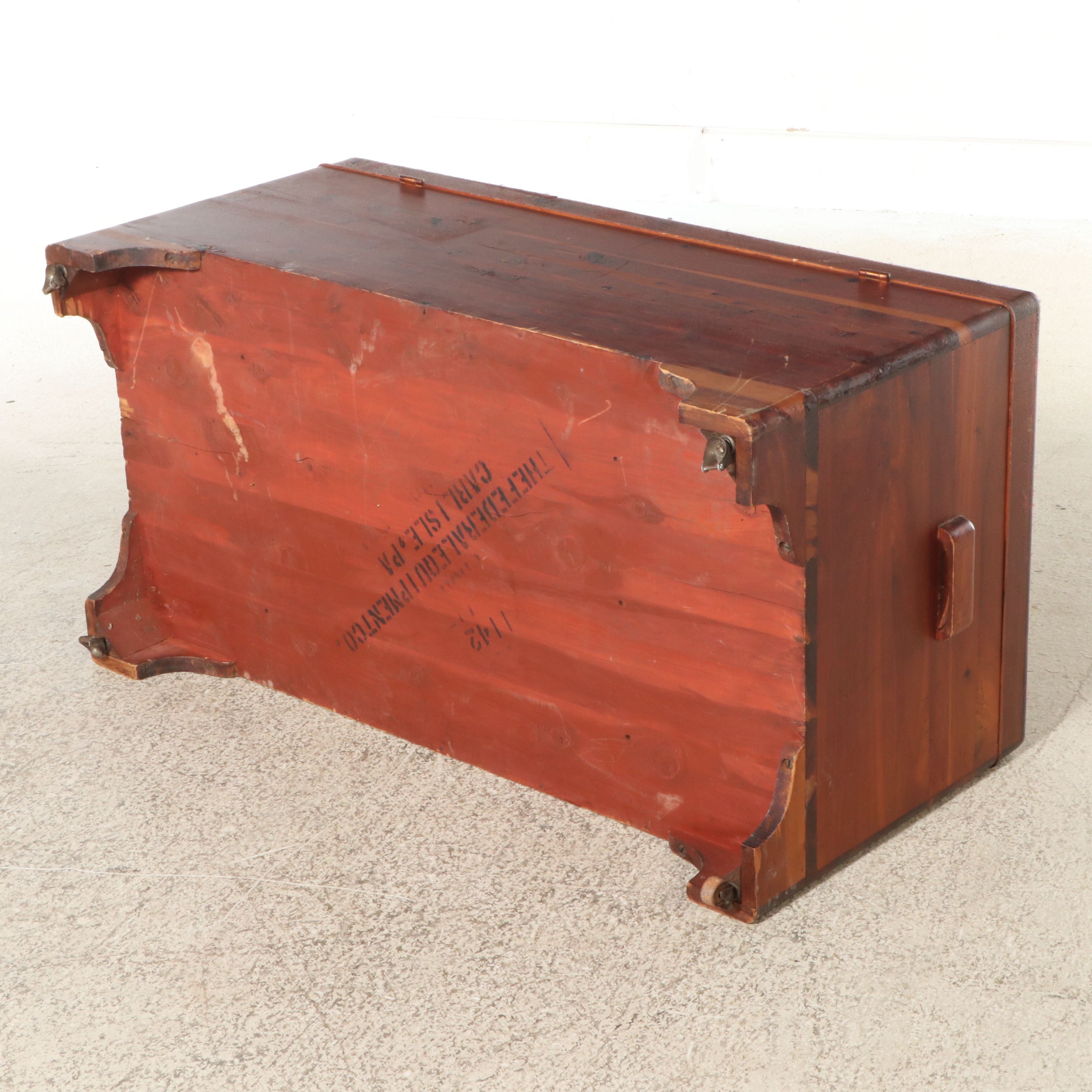 Federal Equipment Co. Cedar Chest, Early to Mid-20th Century