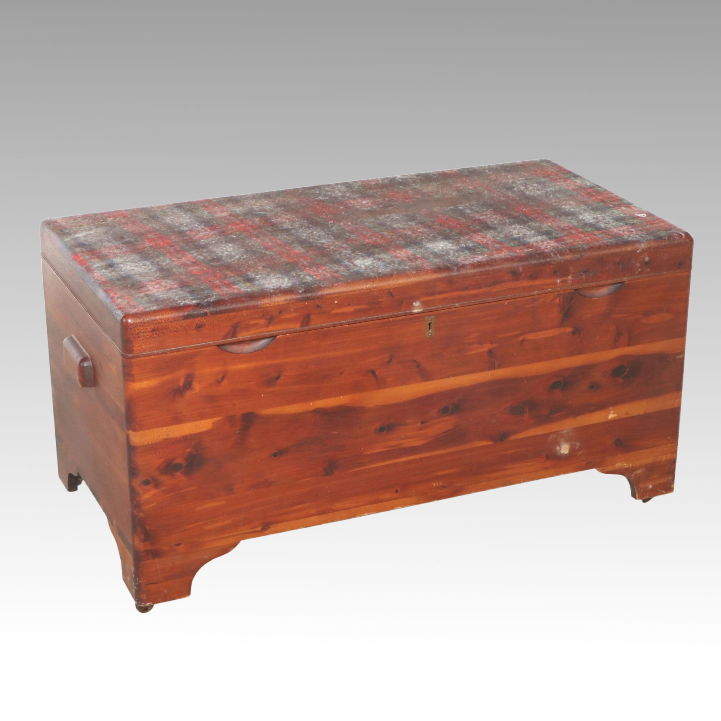 Federal Equipment Co. Cedar Chest, Early to Mid-20th Century