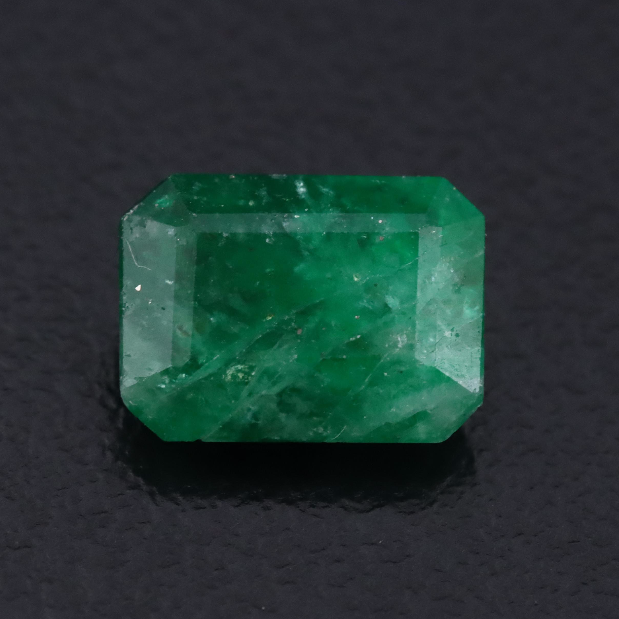 Loose 1.64 CT Emerald