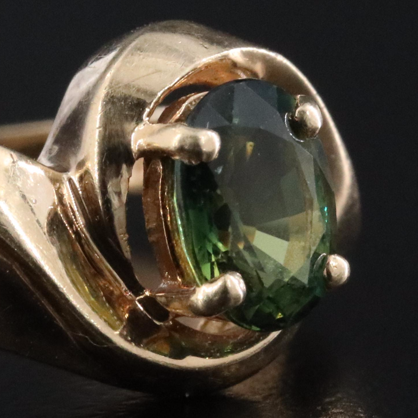 10K 1.00 CT Sapphire Bypass Ring