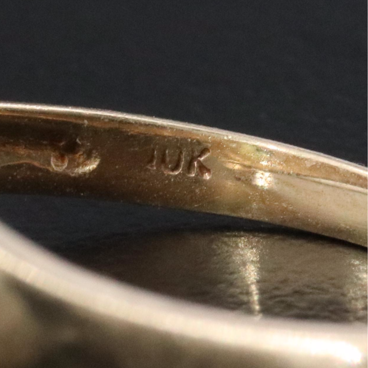 10K 1.00 CT Sapphire Bypass Ring