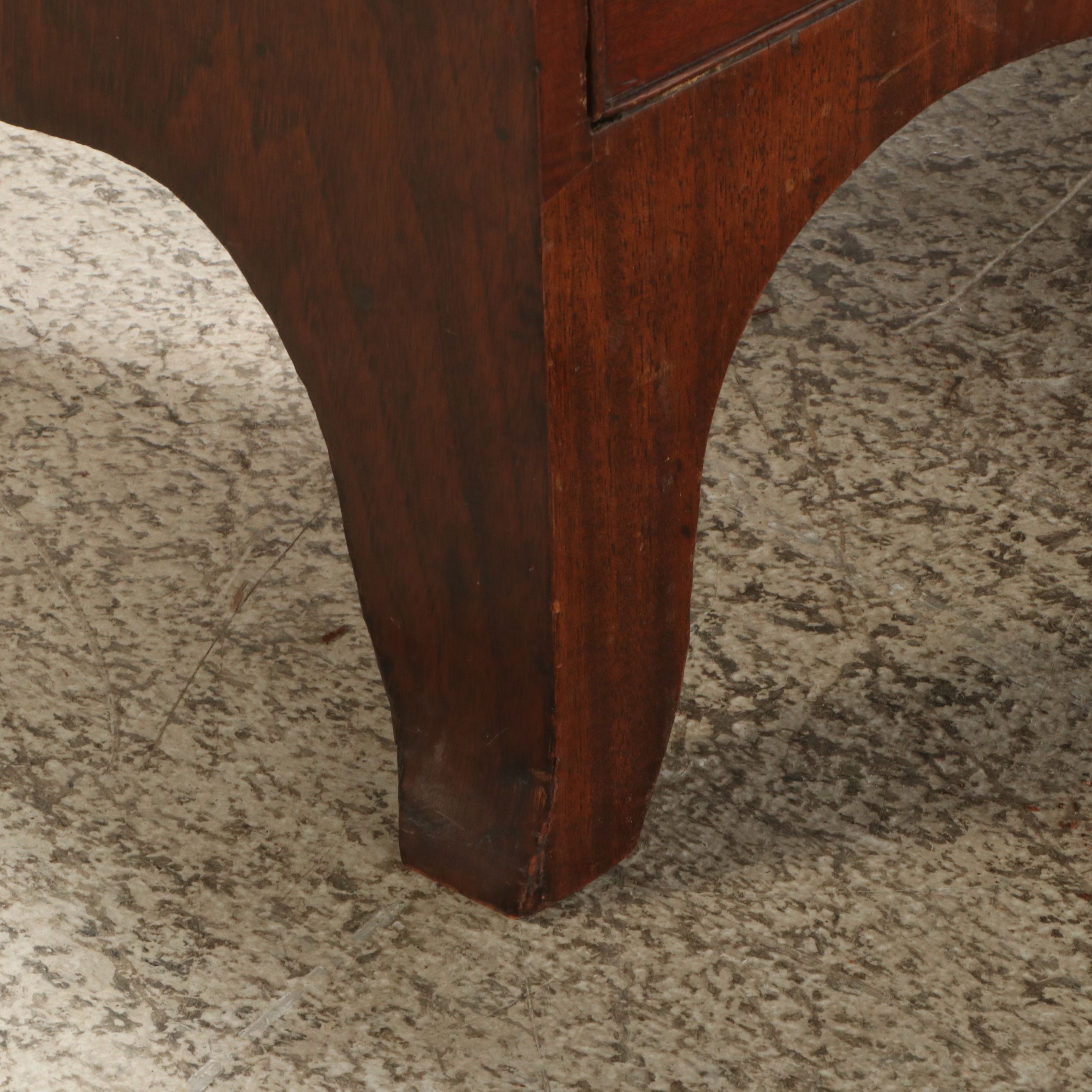 Hepplewhite Style Mahogany Bowfront Chest of Drawers, 19th Century