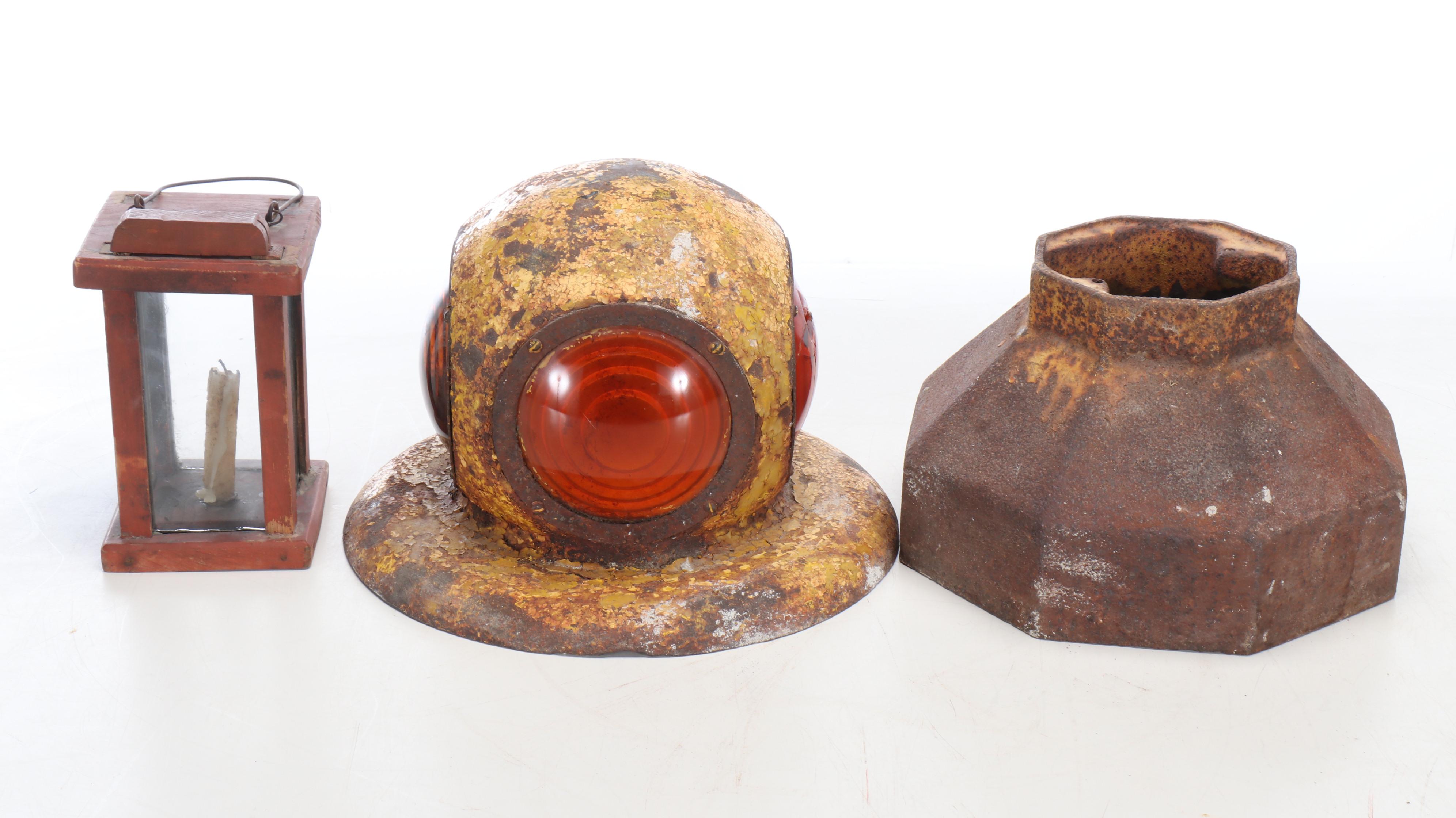 Traffic Signal Beacon Light with Lantern and Buggy Tether Weight