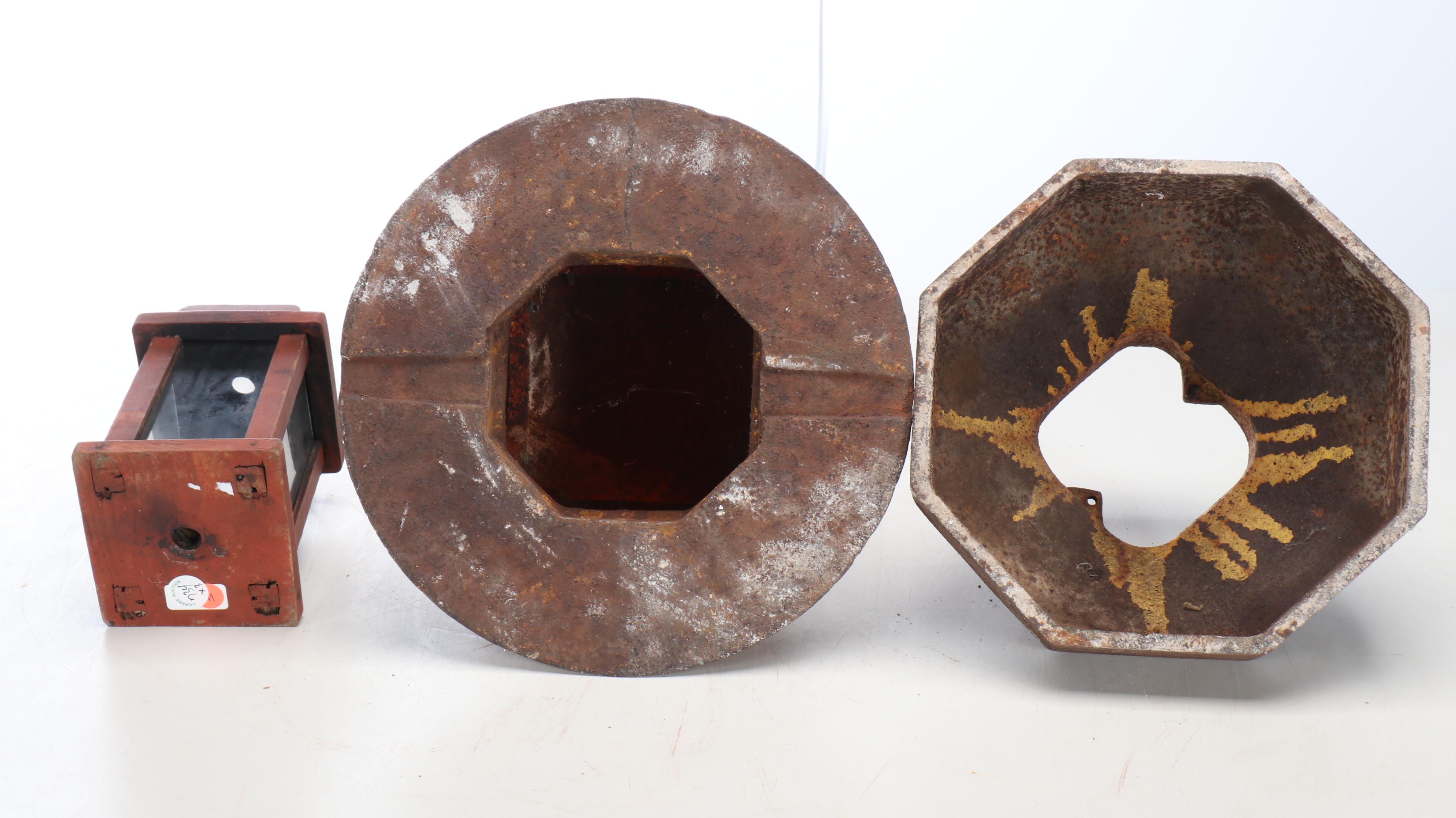 Traffic Signal Beacon Light with Lantern and Buggy Tether Weight