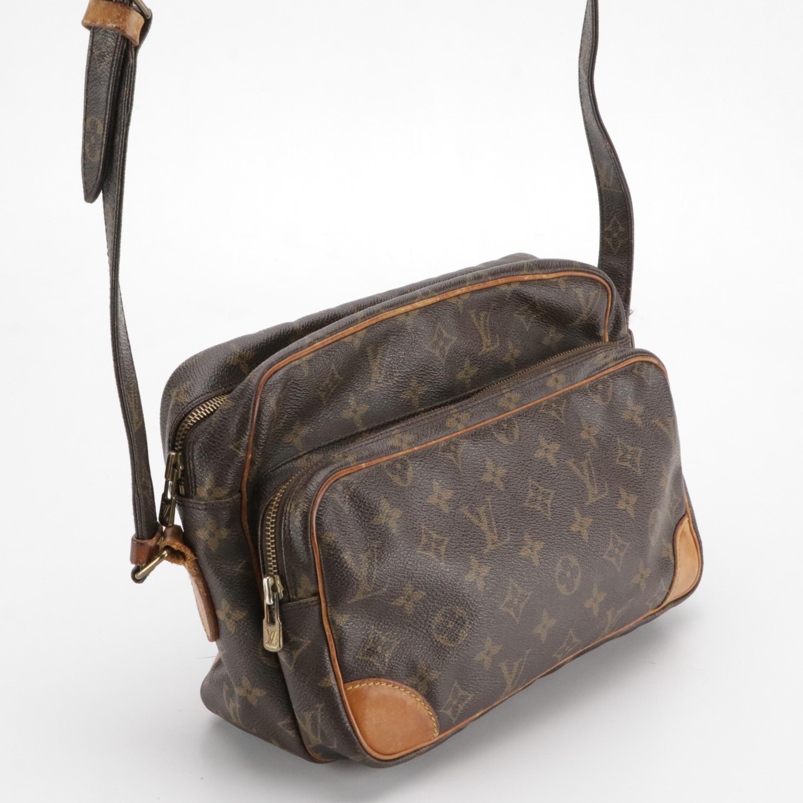 Louis Vuitton Nile Crossbody Bag in Monogram Canvas and Vachetta Leather