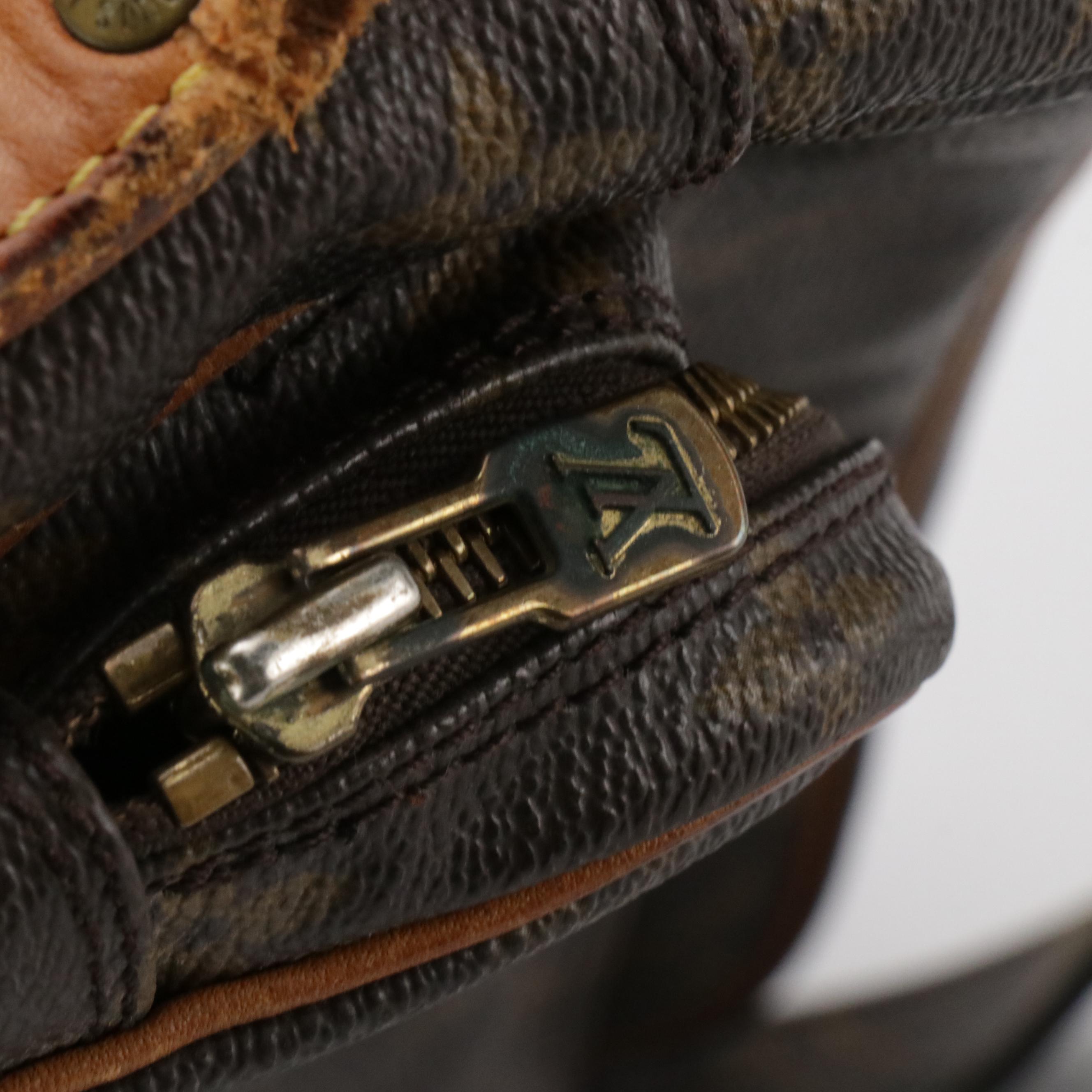 Louis Vuitton Nile Crossbody Bag in Monogram Canvas and Vachetta Leather