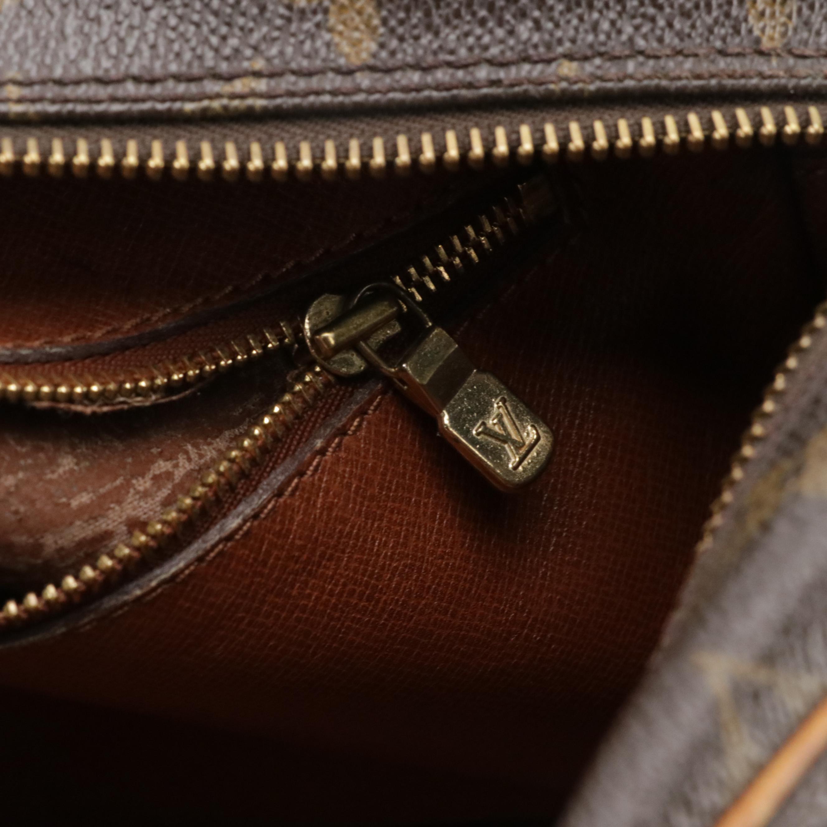 Louis Vuitton Nile Crossbody Bag in Monogram Canvas and Vachetta Leather