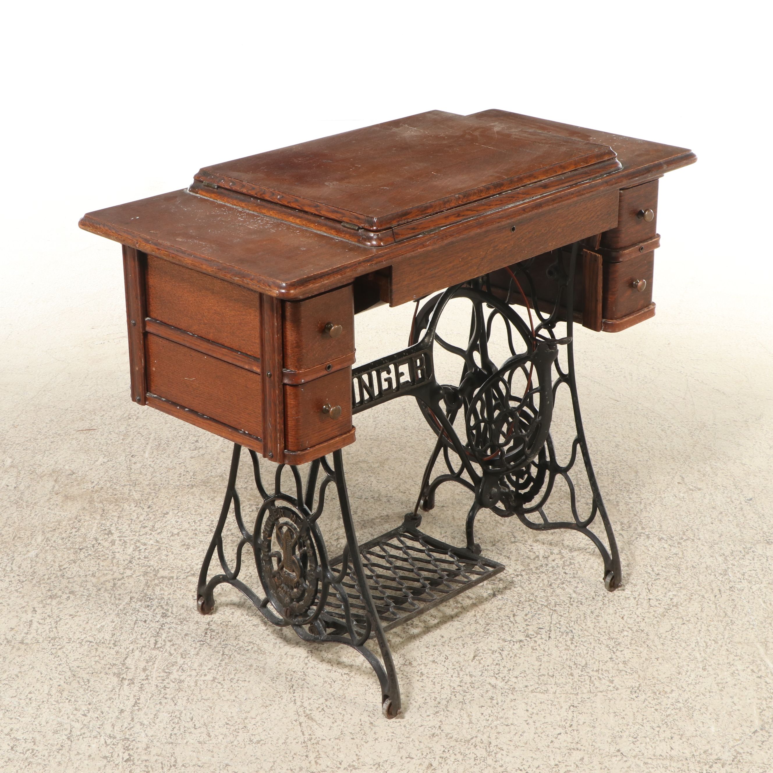 Singer Treadle Sewing Machine with Oak and Cast Iron Sewing Table